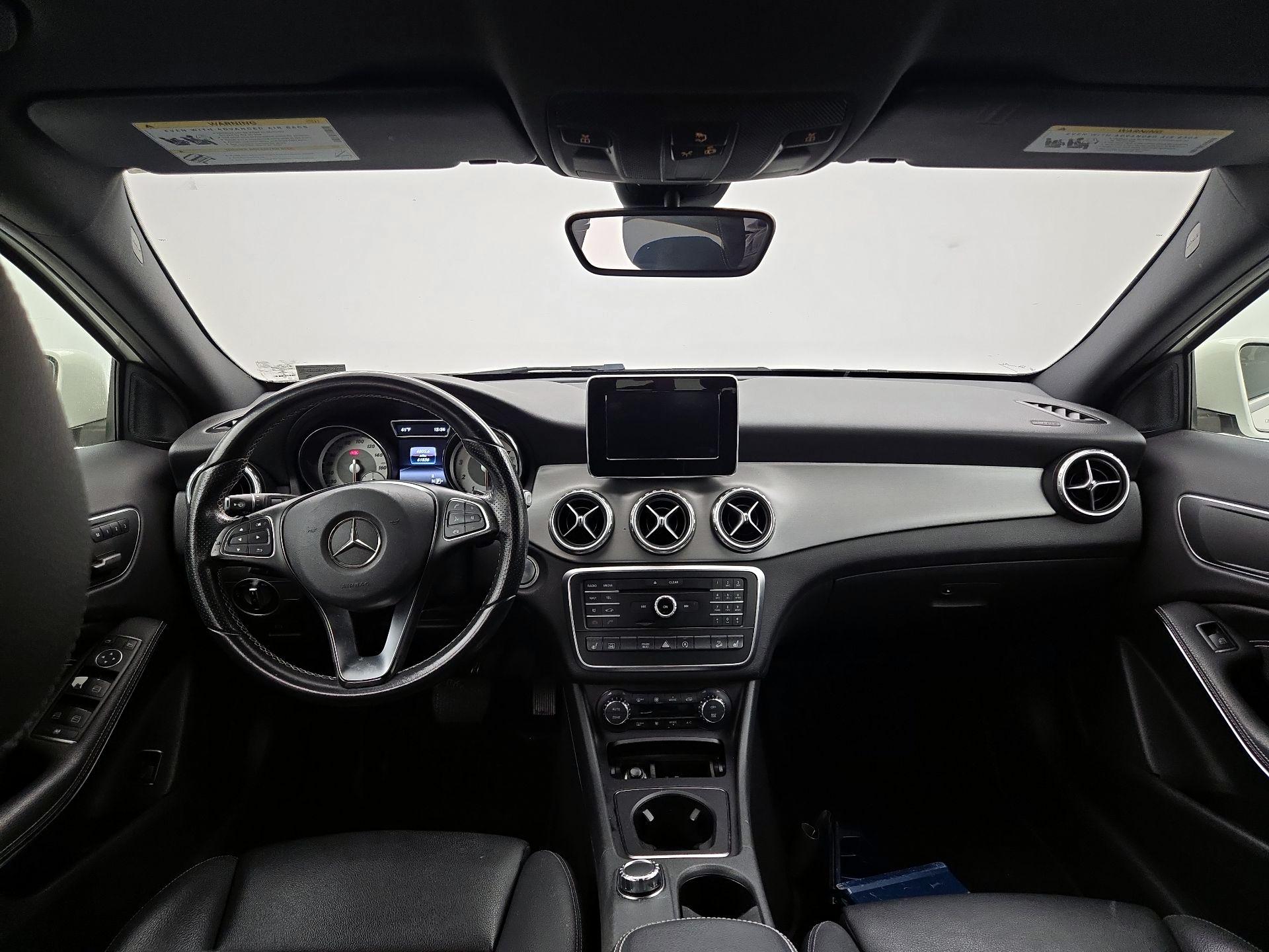 Thumbnail: 2016 Mercedes-Benz GLA - 9