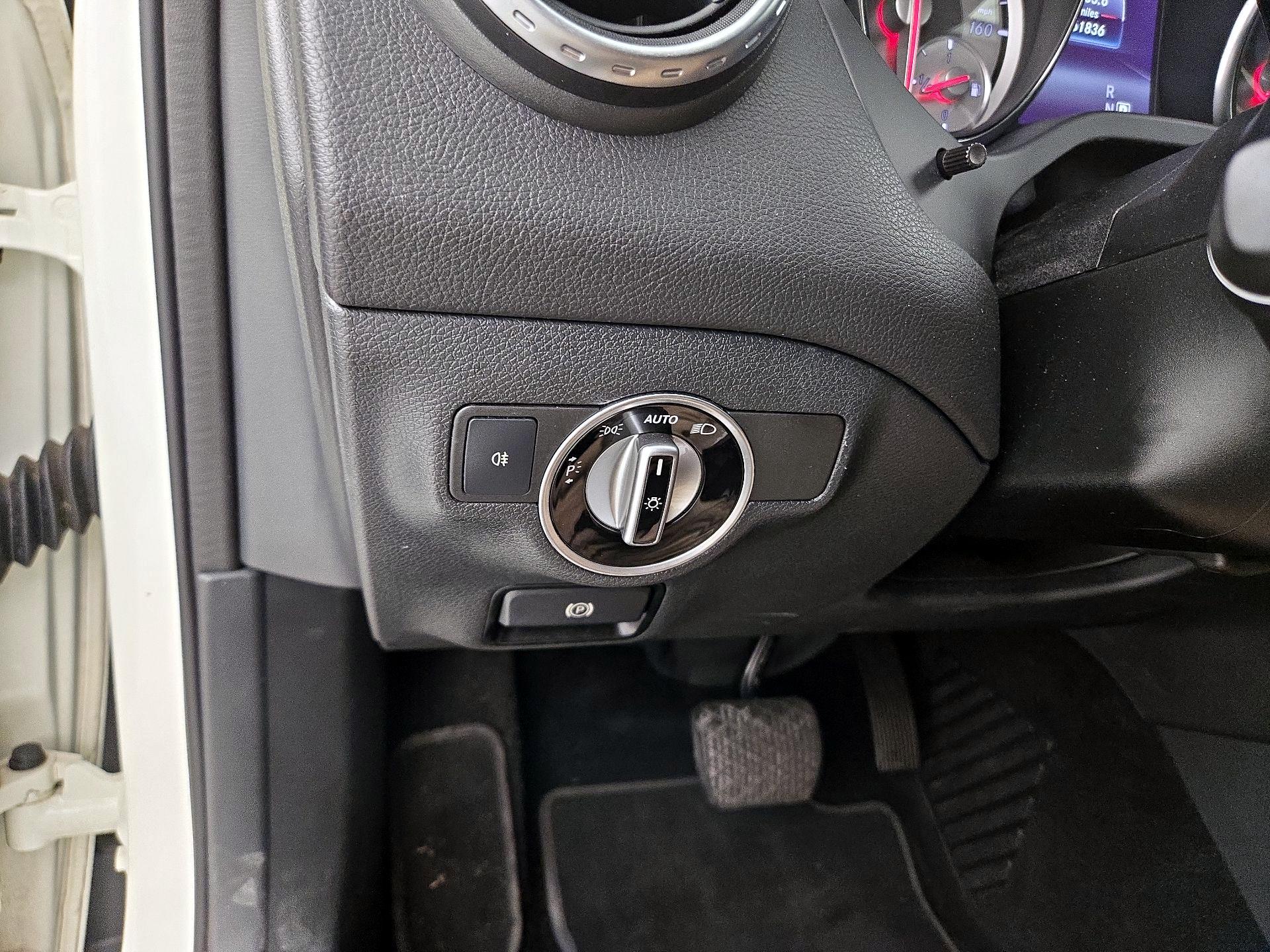 Thumbnail: 2016 Mercedes-Benz GLA - 13