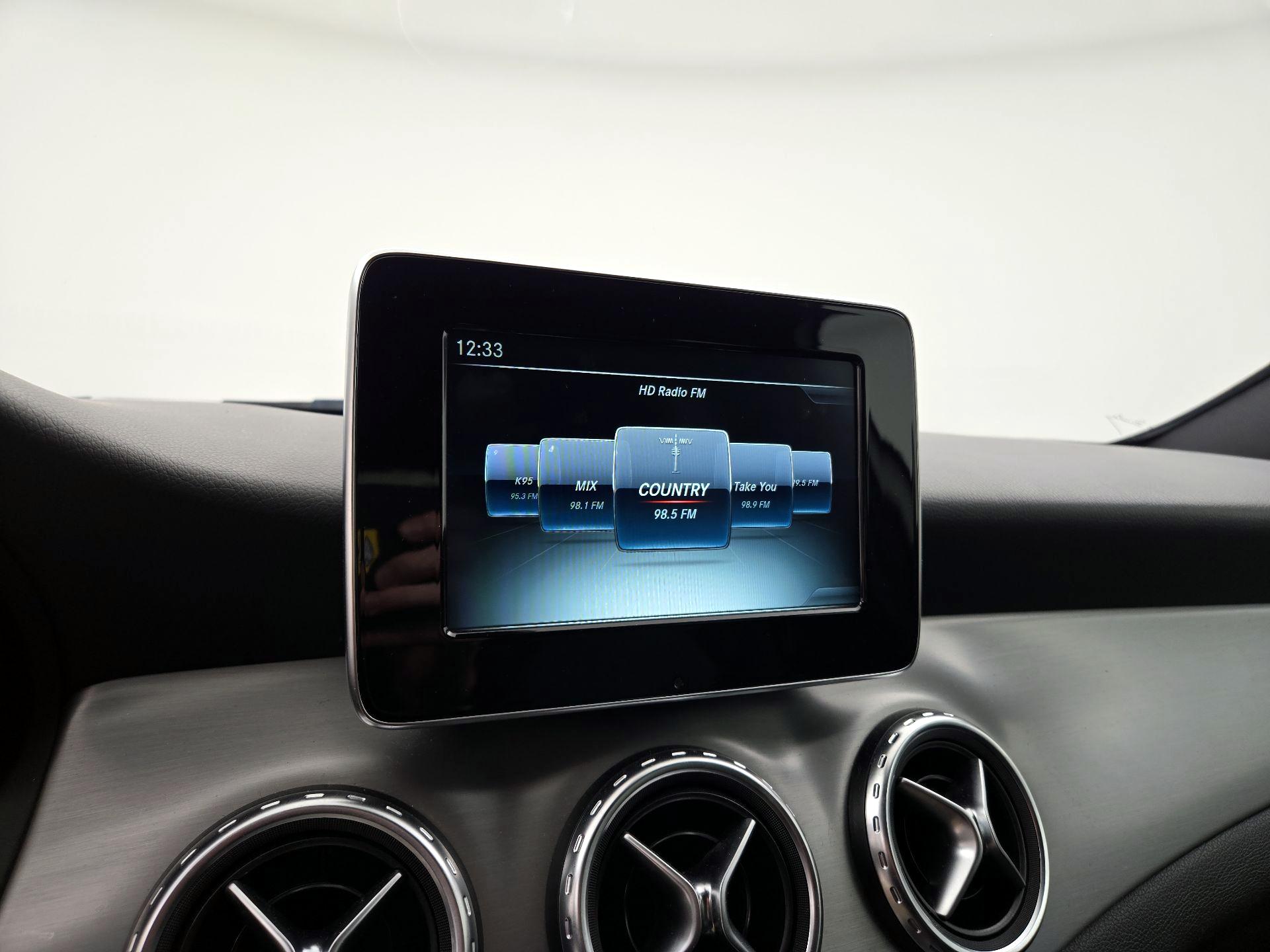 Thumbnail: 2016 Mercedes-Benz GLA - 14