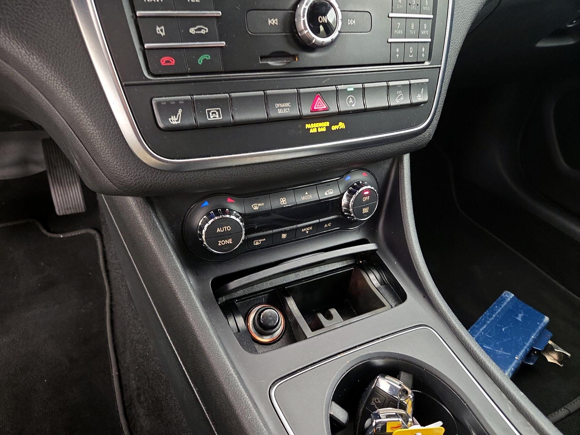 Thumbnail: 2016 Mercedes-Benz GLA - 15