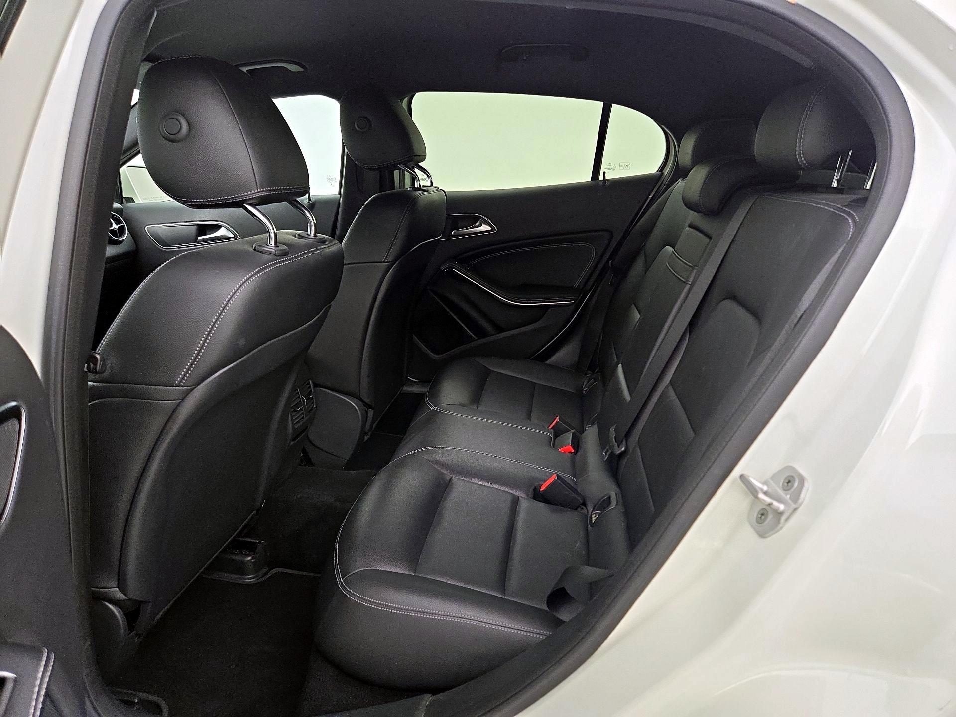 Thumbnail: 2016 Mercedes-Benz GLA - 18