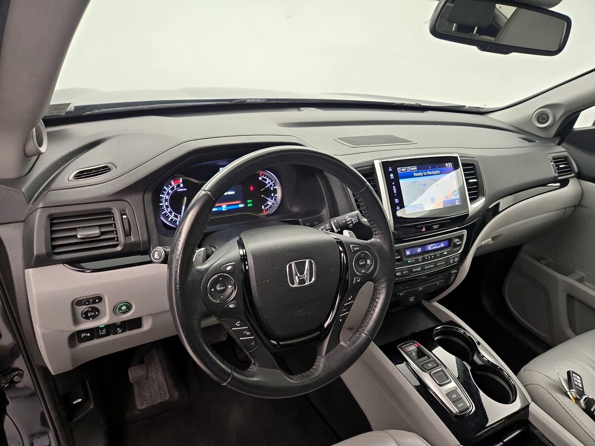 Thumbnail: 2017 Honda Pilot - 9