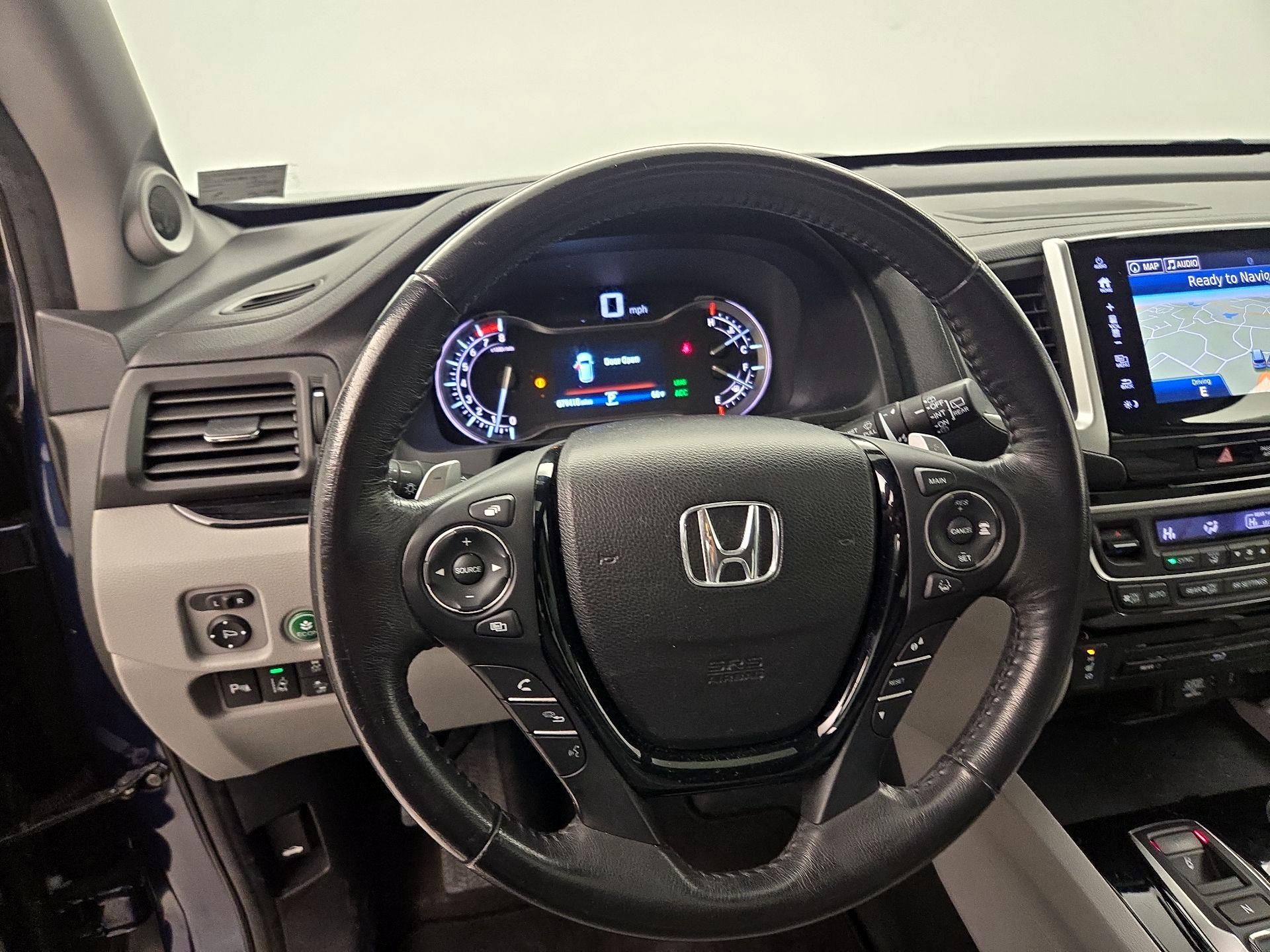 Thumbnail: 2017 Honda Pilot - 10