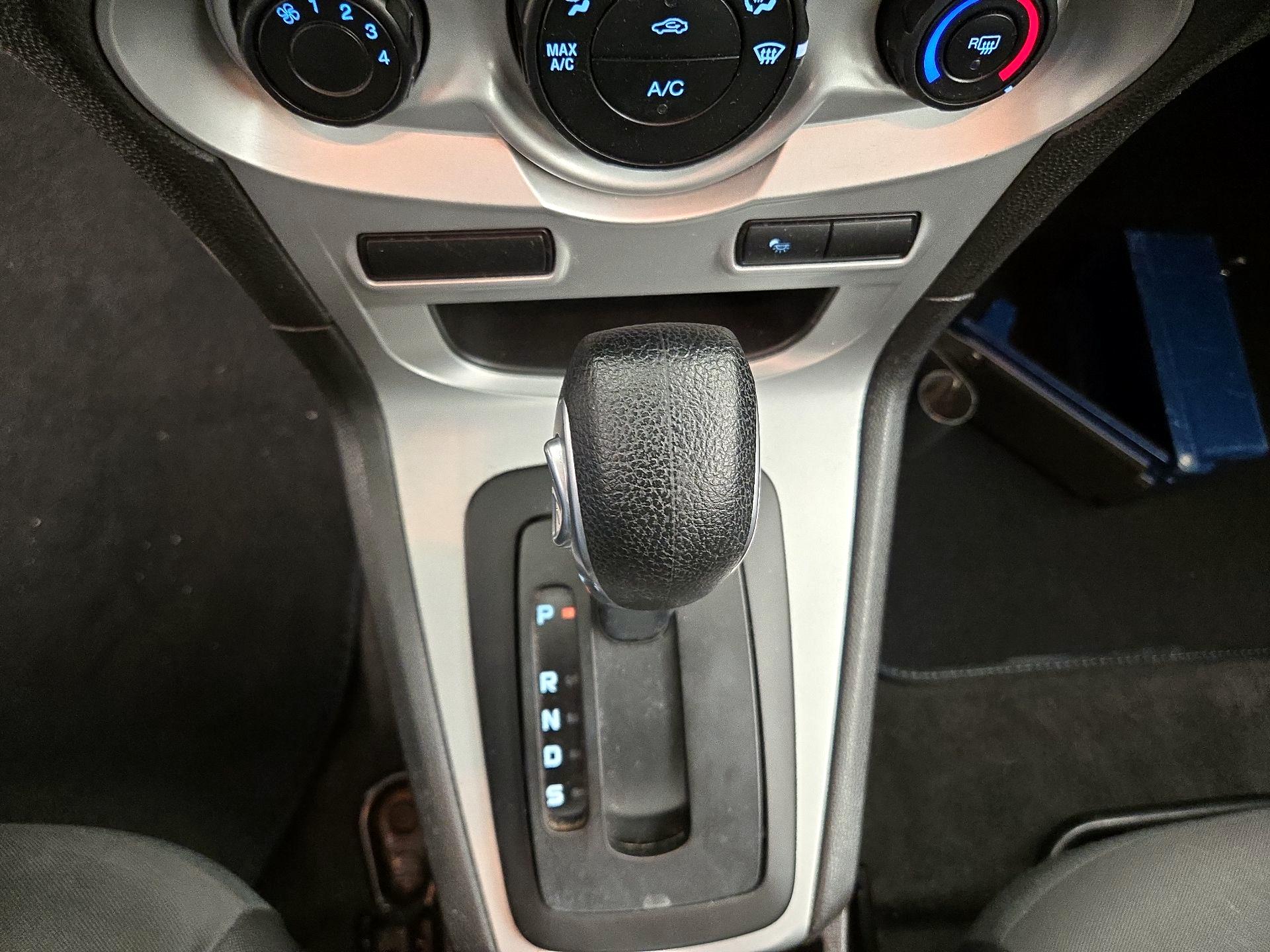 Thumbnail: 2015 Ford Fiesta - 16