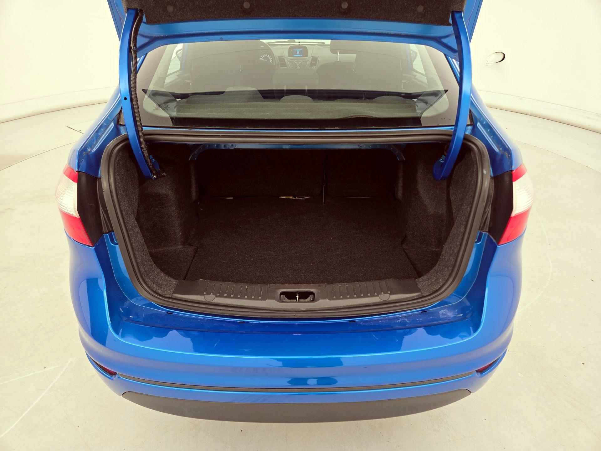 Thumbnail: 2015 Ford Fiesta - 20