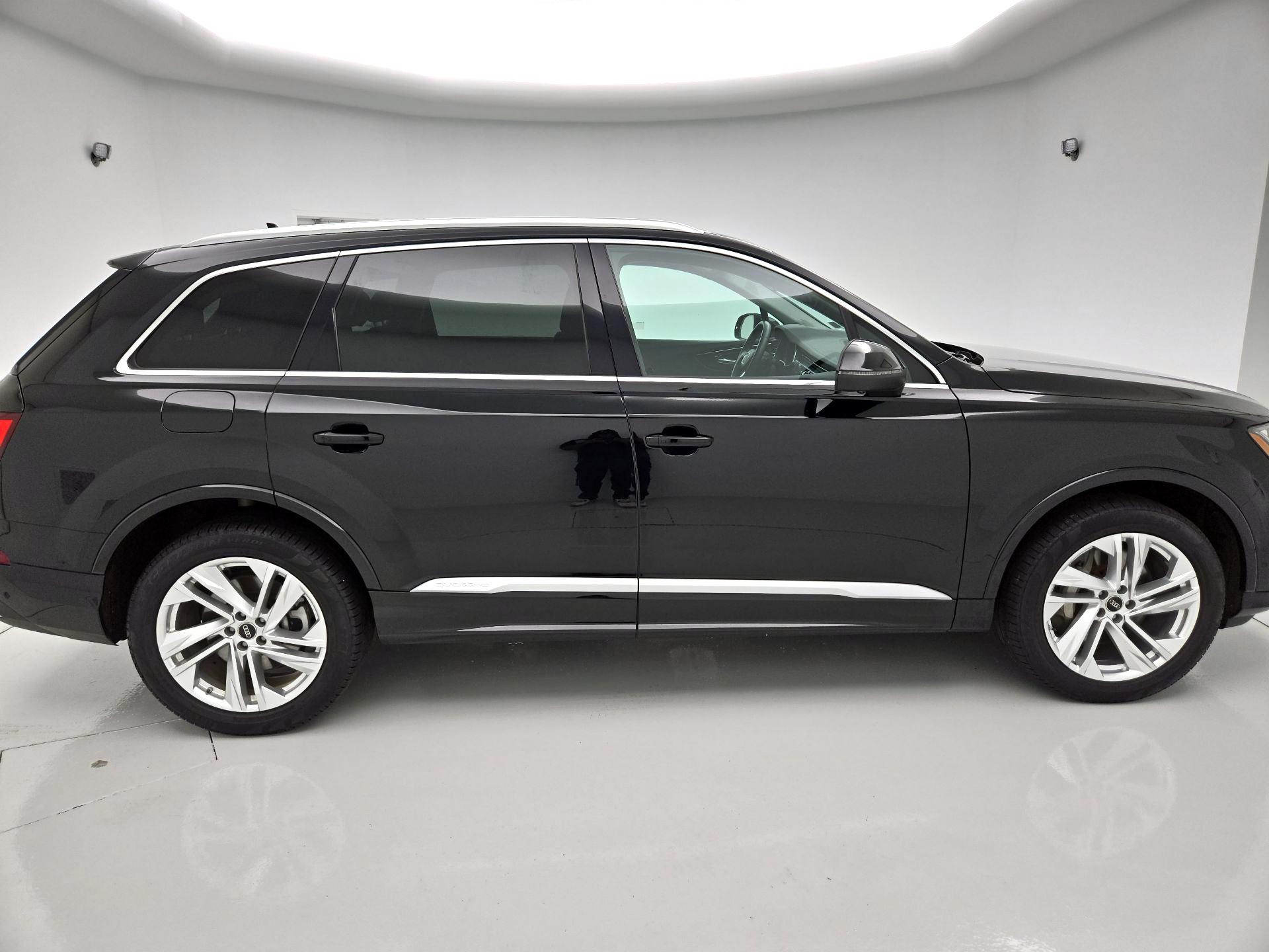 Thumbnail: 2023 Audi Q7 - 4