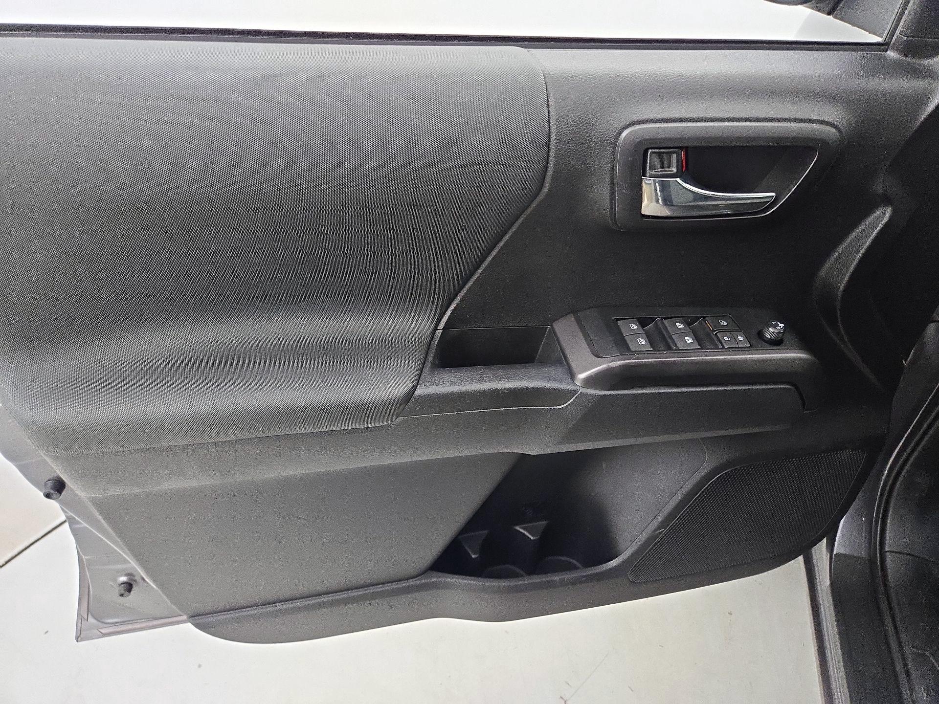 Thumbnail: 2021 Toyota Tacoma - 12