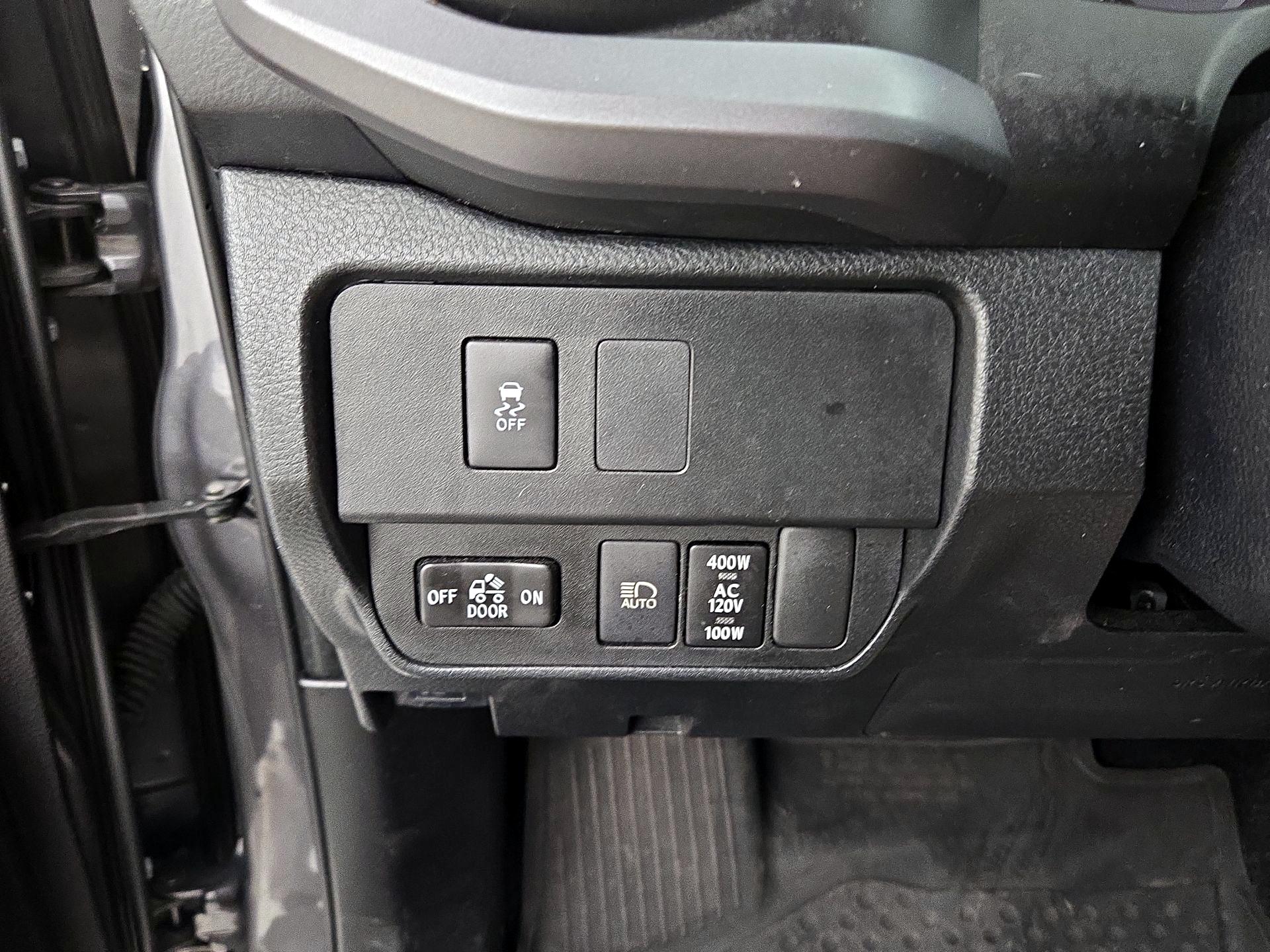 Thumbnail: 2021 Toyota Tacoma - 13