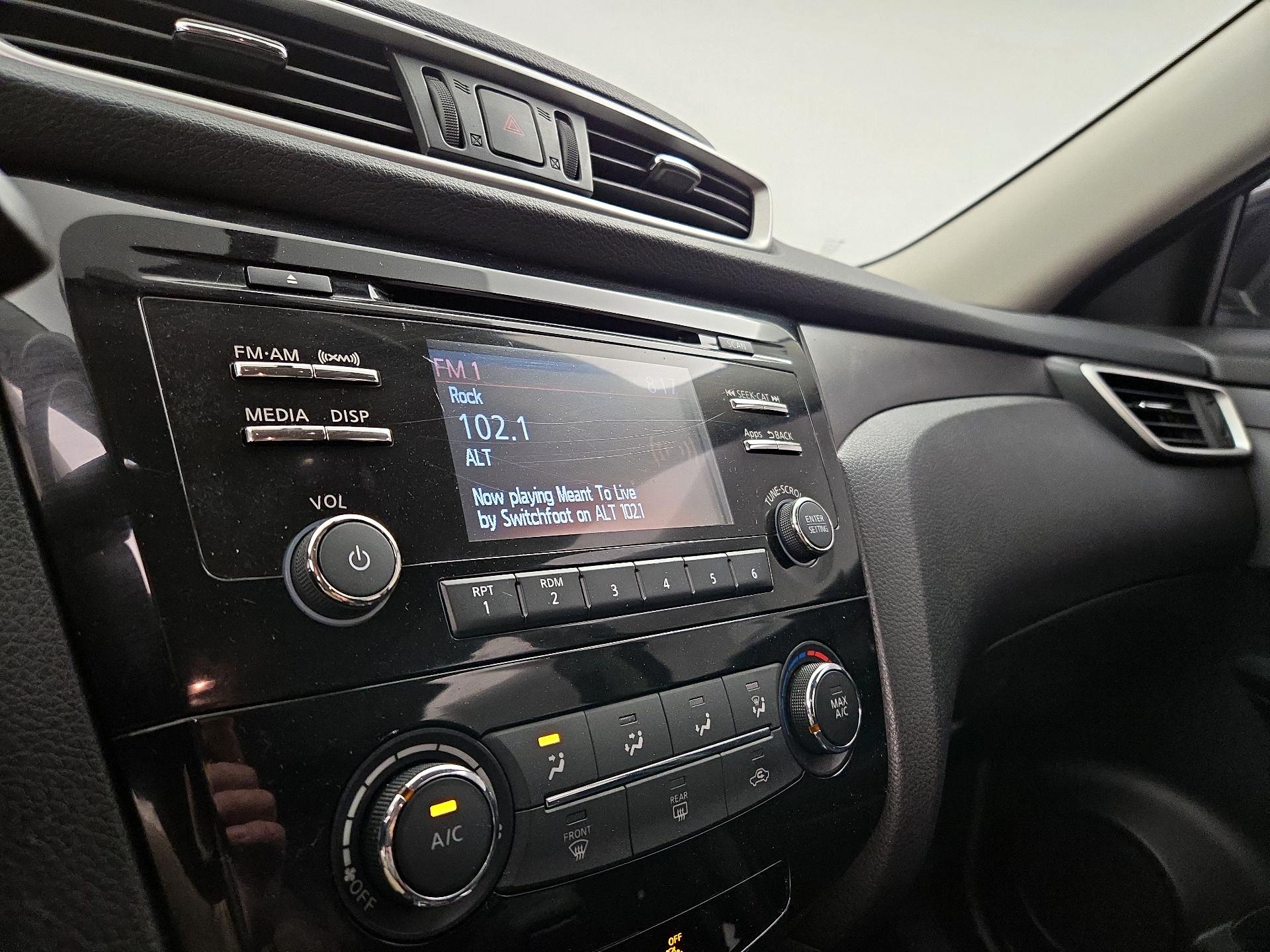 Thumbnail: 2016 Nissan Rogue - 15