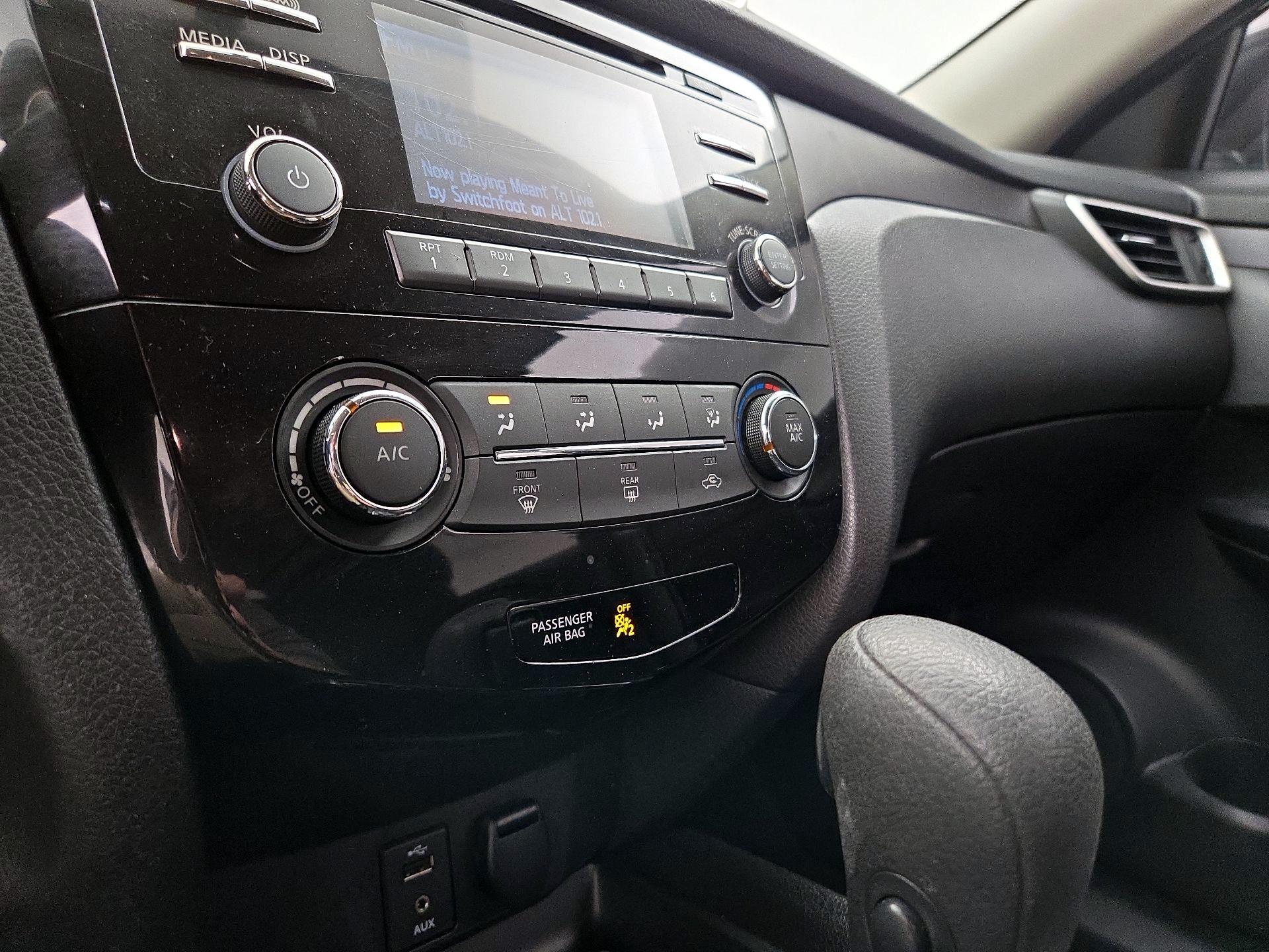 Thumbnail: 2016 Nissan Rogue - 16