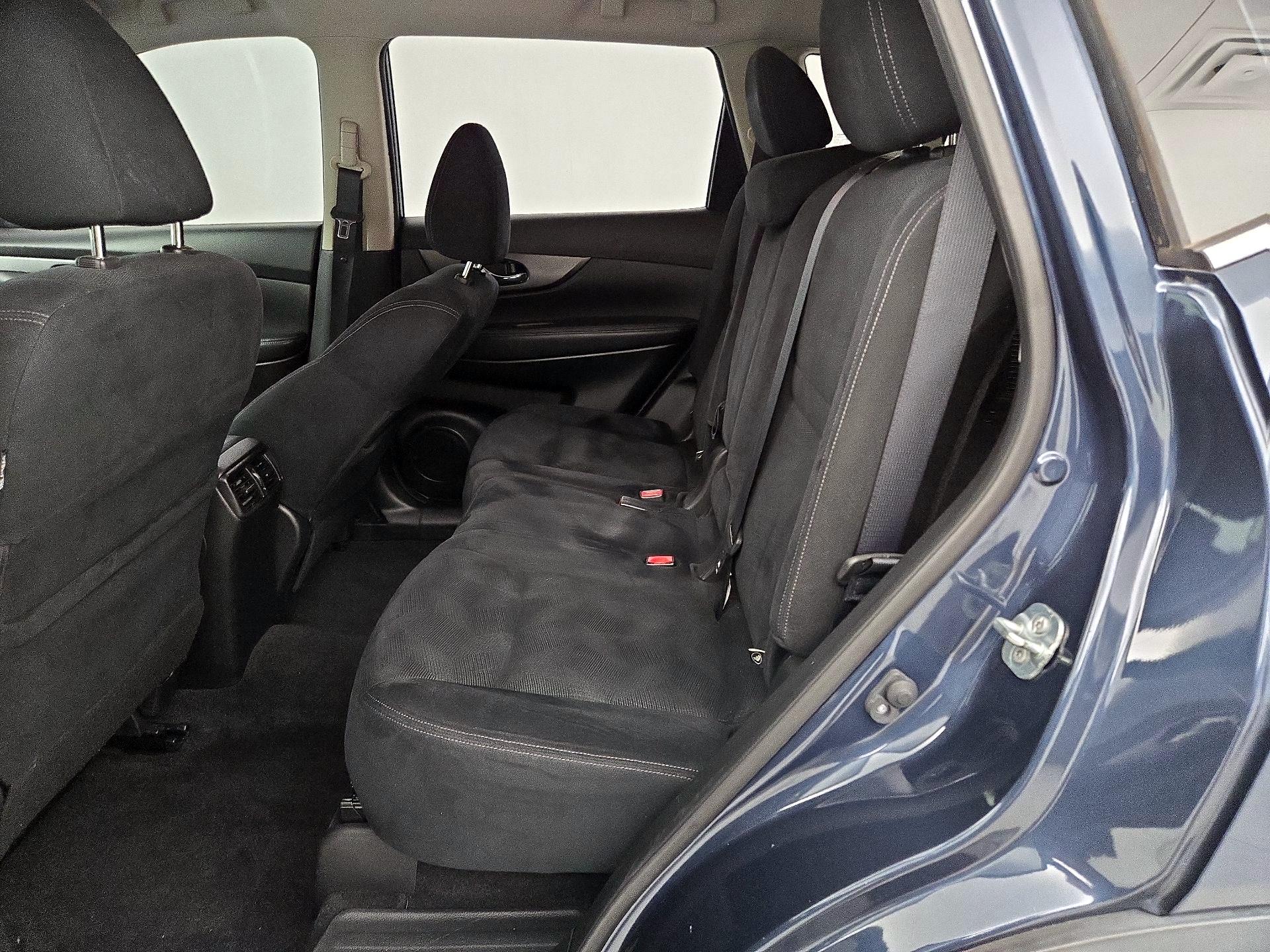 Thumbnail: 2016 Nissan Rogue - 19