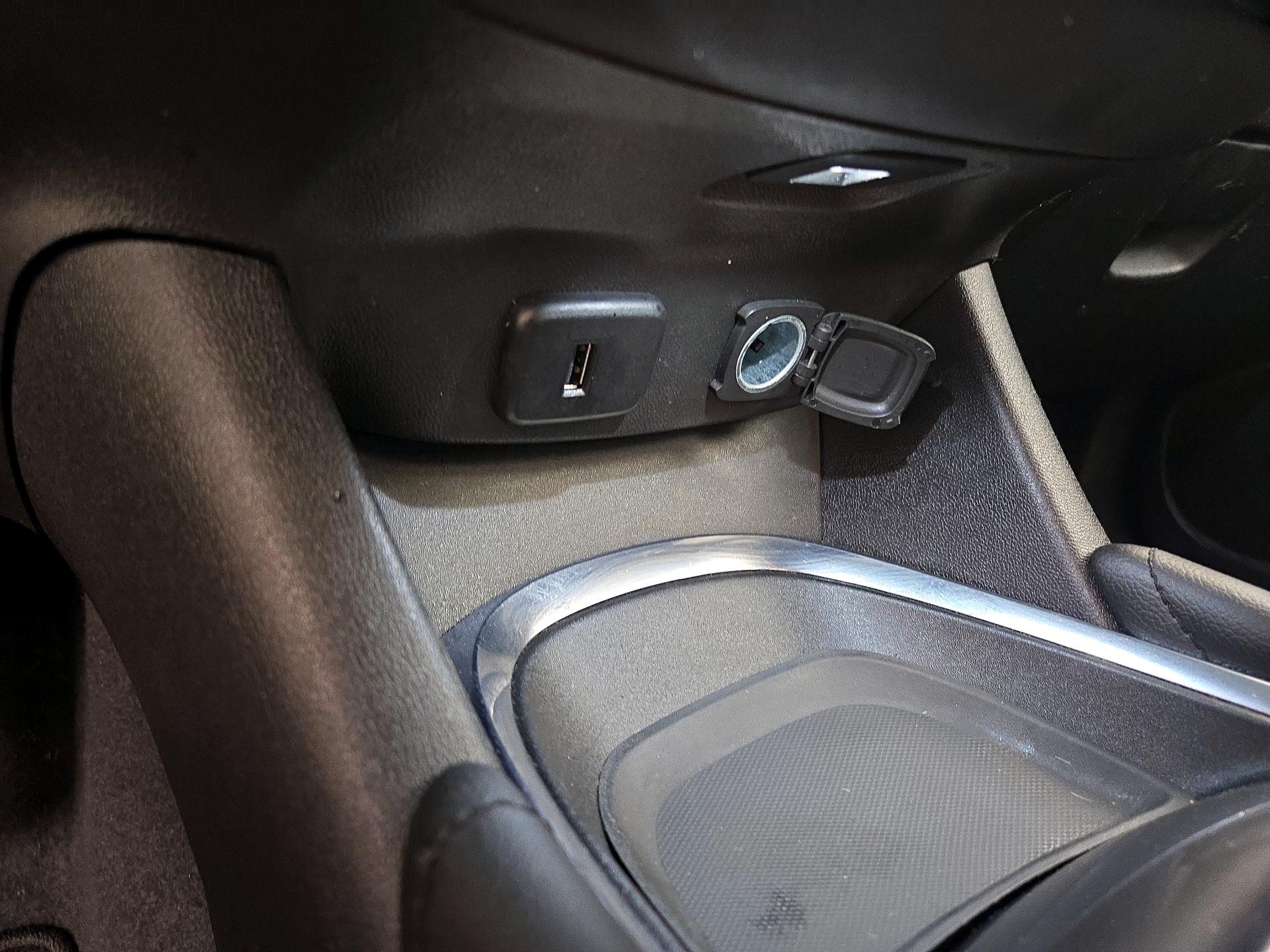 Thumbnail: 2017 Chevrolet Malibu - 18