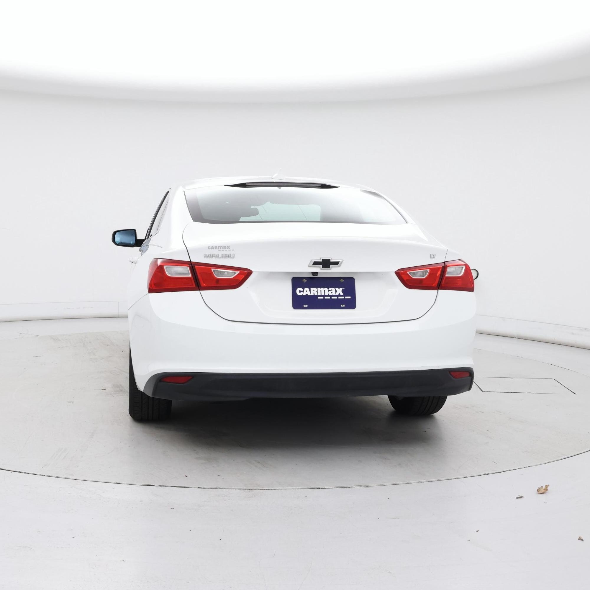 Thumbnail: 2017 Chevrolet Malibu - 6