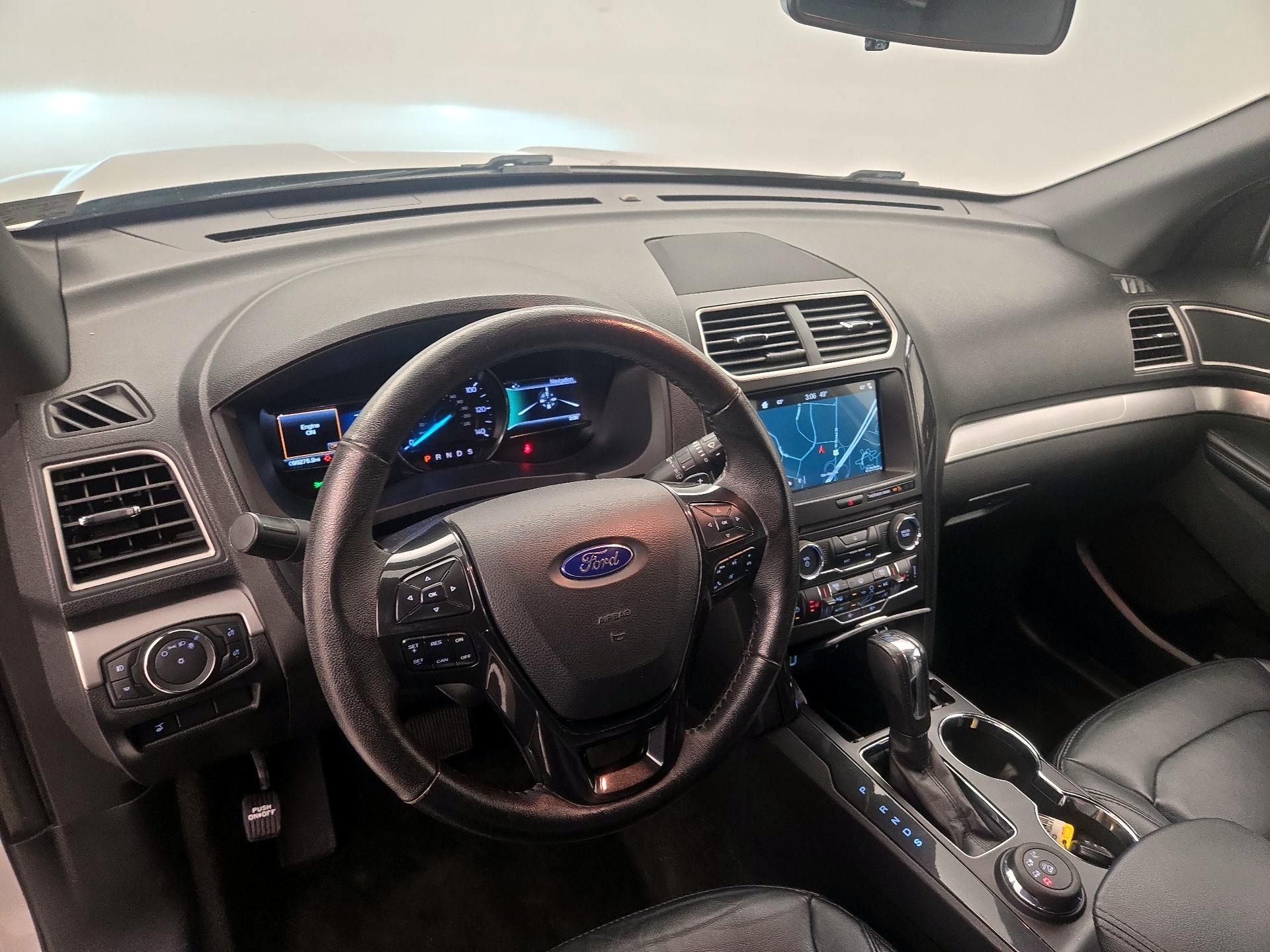 Thumbnail: 2017 Ford Explorer - 9