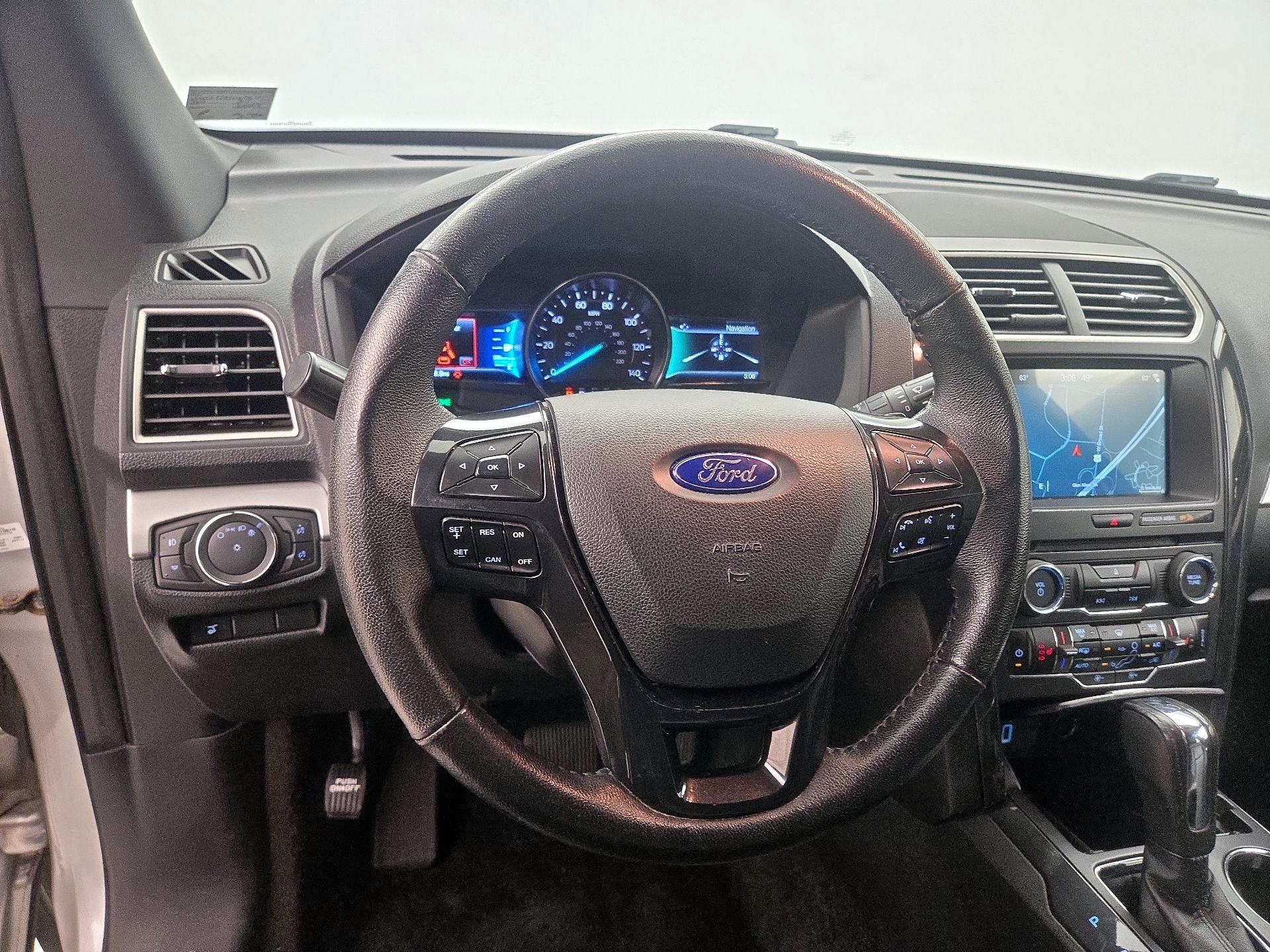 Thumbnail: 2017 Ford Explorer - 10