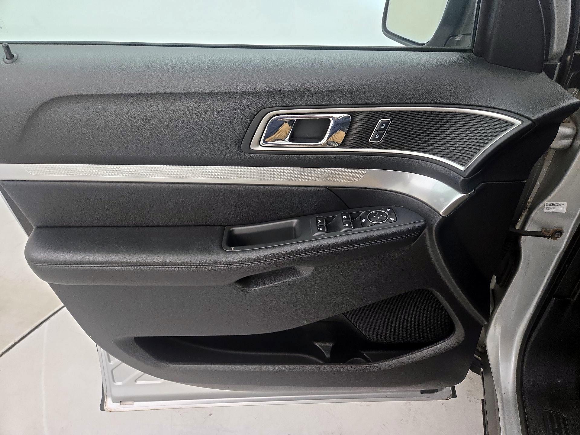 Thumbnail: 2017 Ford Explorer - 12