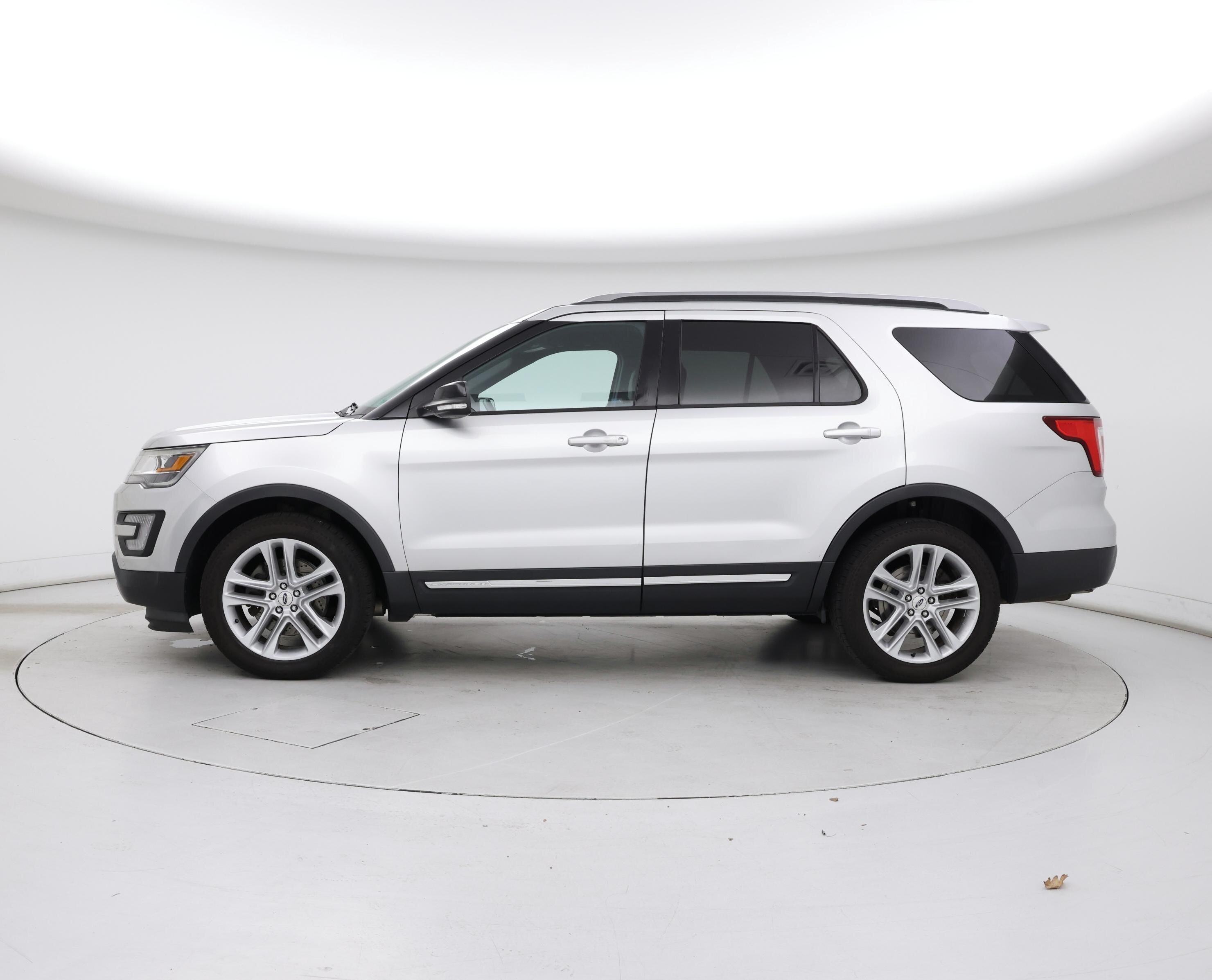 Thumbnail: 2017 Ford Explorer - 3