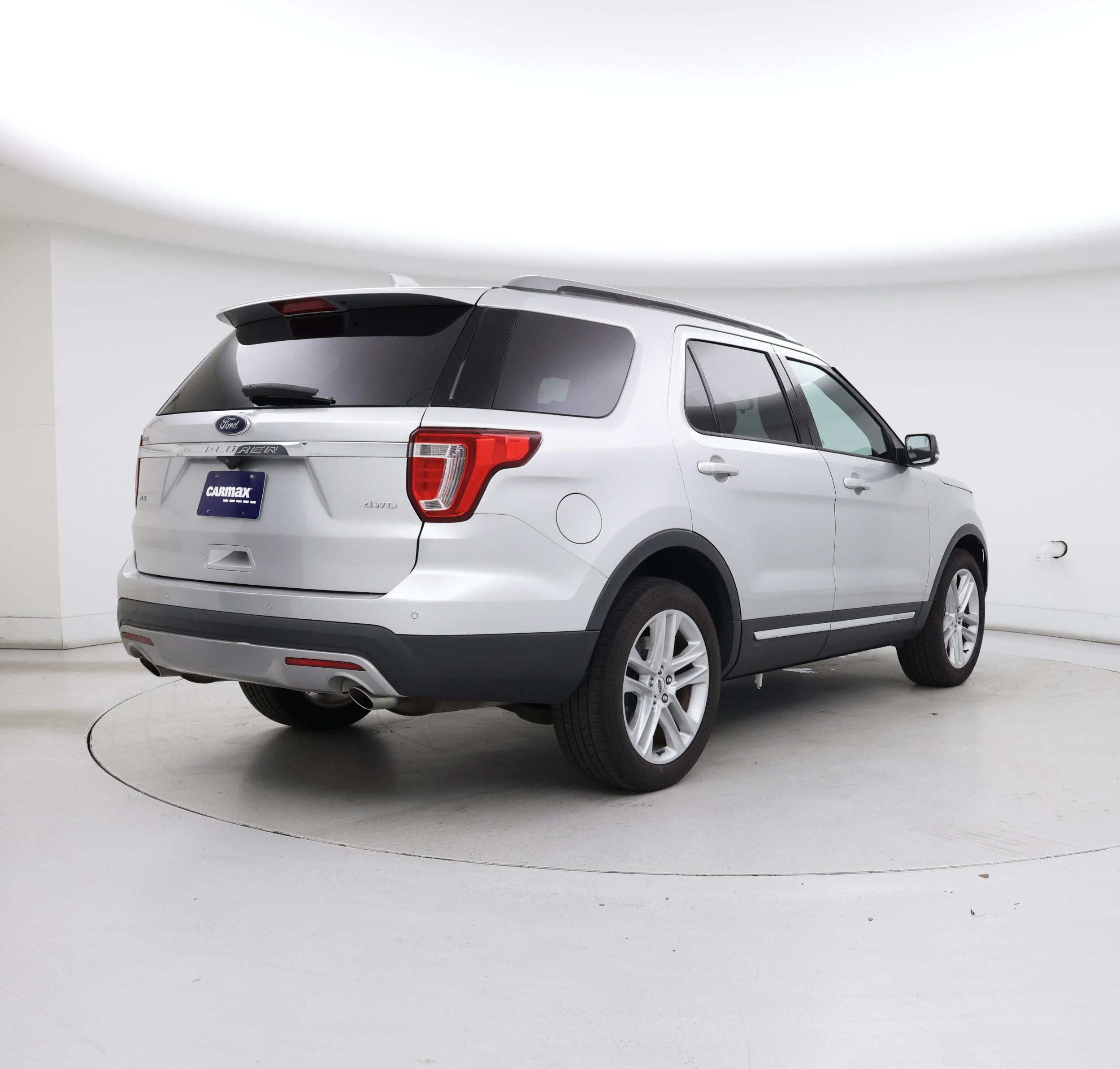 Thumbnail: 2017 Ford Explorer - 8