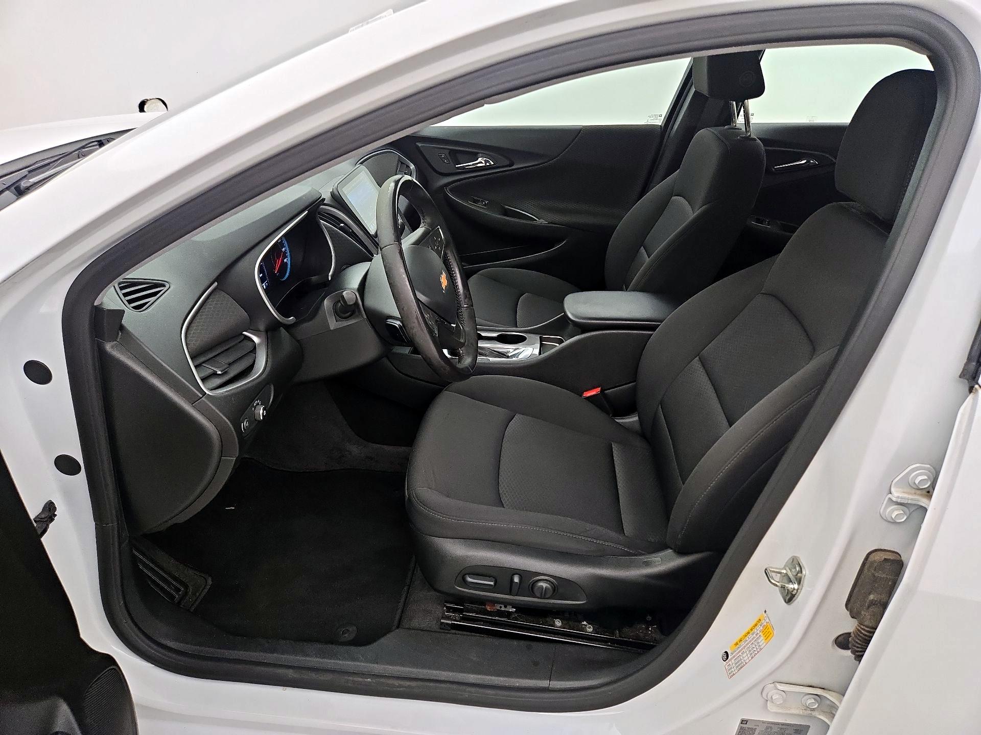 Thumbnail: 2020 Chevrolet Malibu - 11