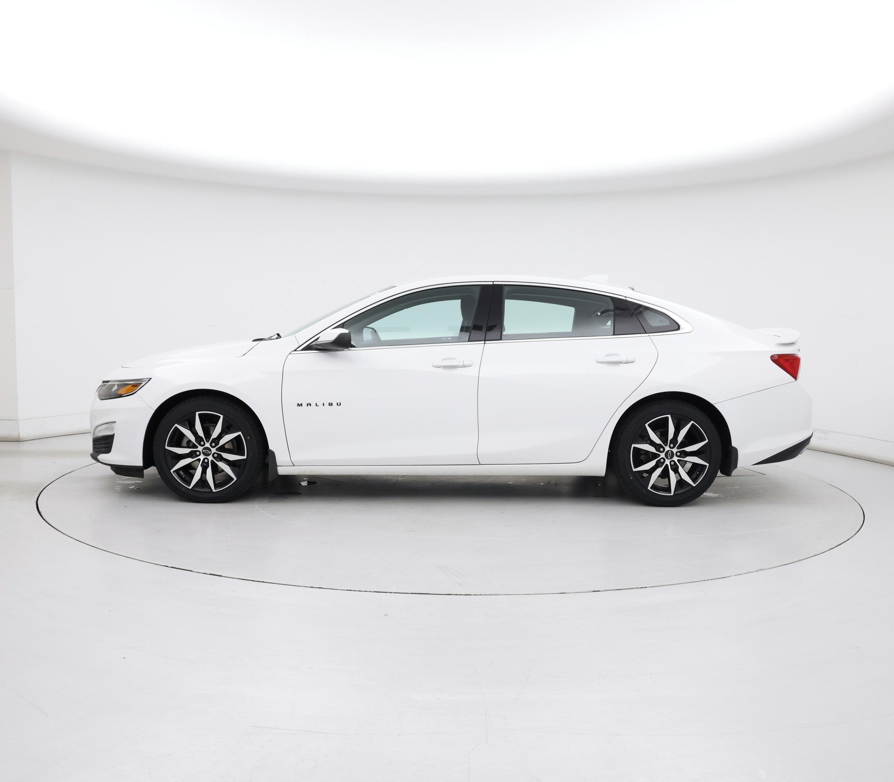 Thumbnail: 2020 Chevrolet Malibu - 3