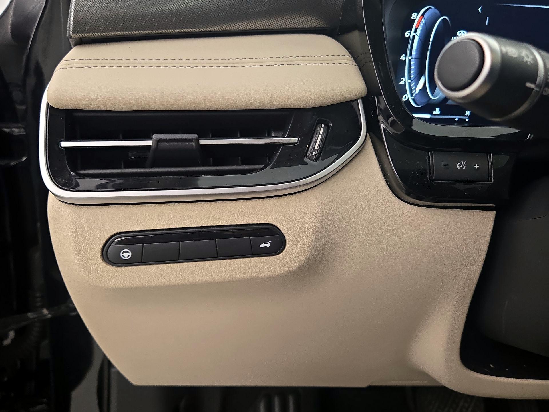 Thumbnail: 2023 INFINITI QX60 - 13