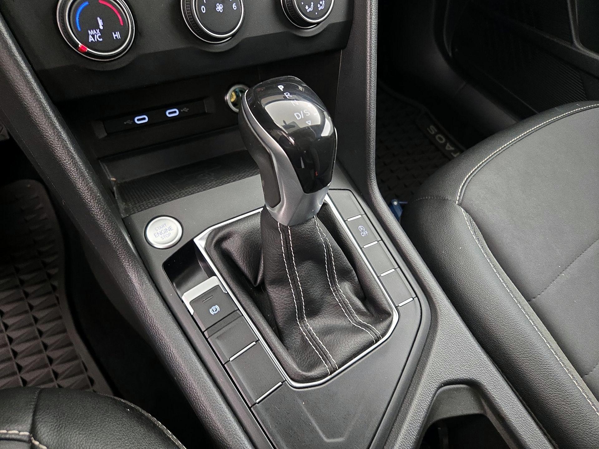 Thumbnail: 2022 Volkswagen Taos - 17