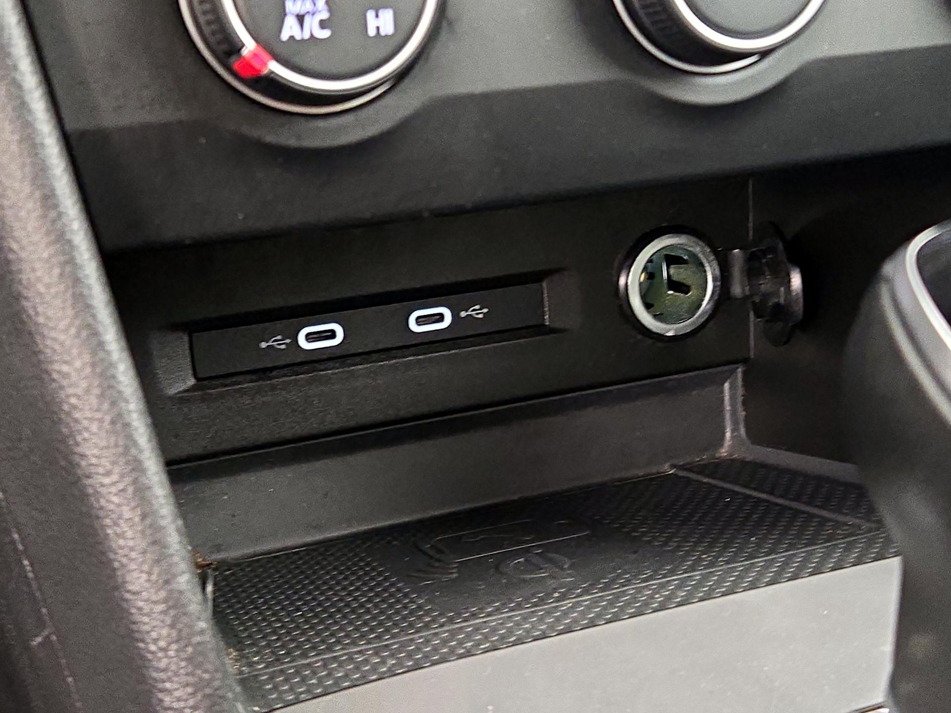 Thumbnail: 2022 Volkswagen Taos - 18