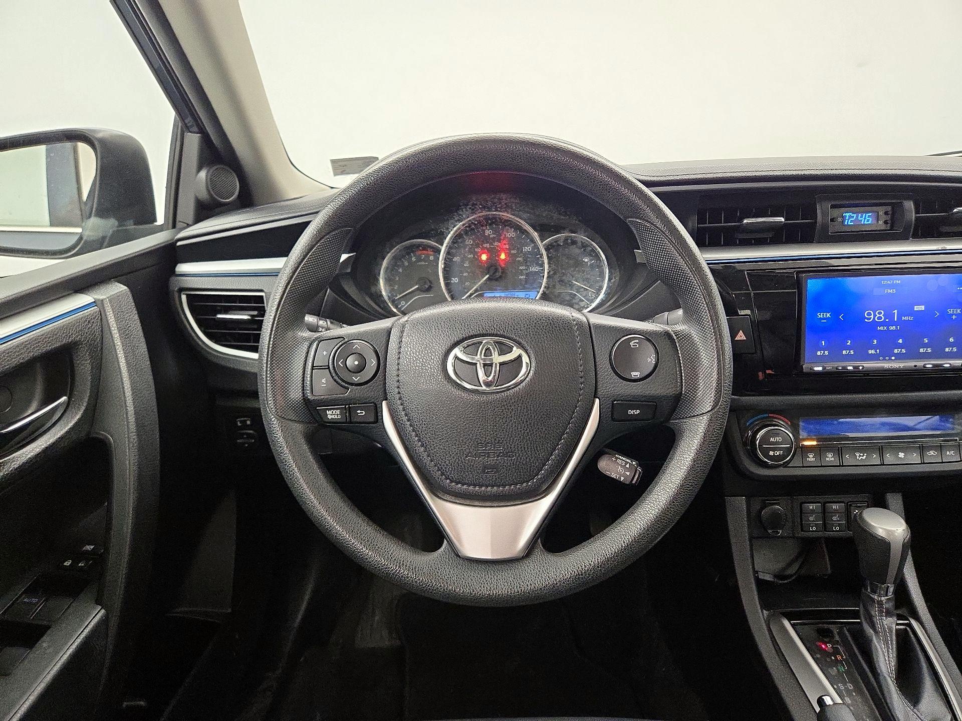 Thumbnail: 2014 Toyota Corolla - 10