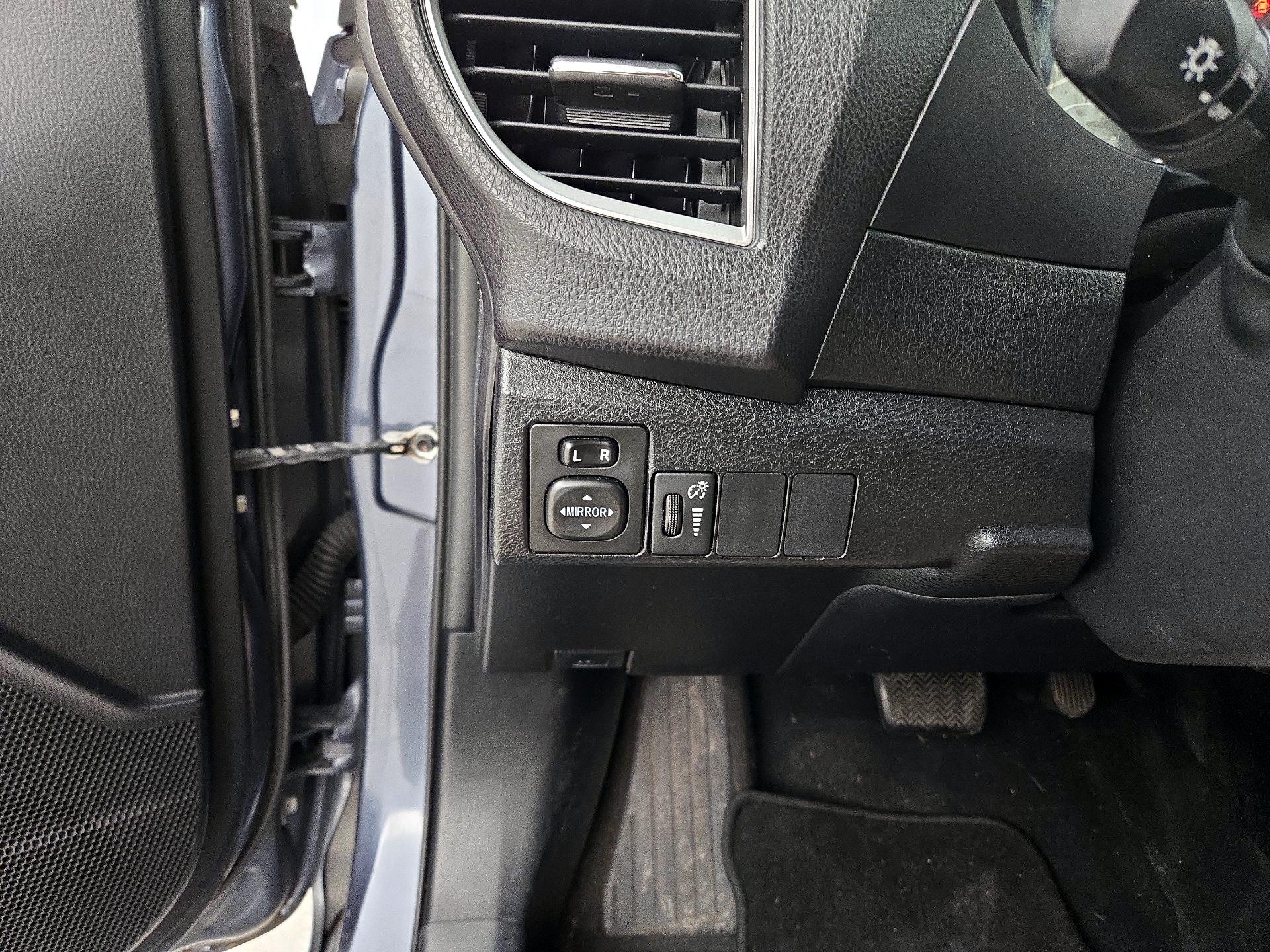 Thumbnail: 2014 Toyota Corolla - 13