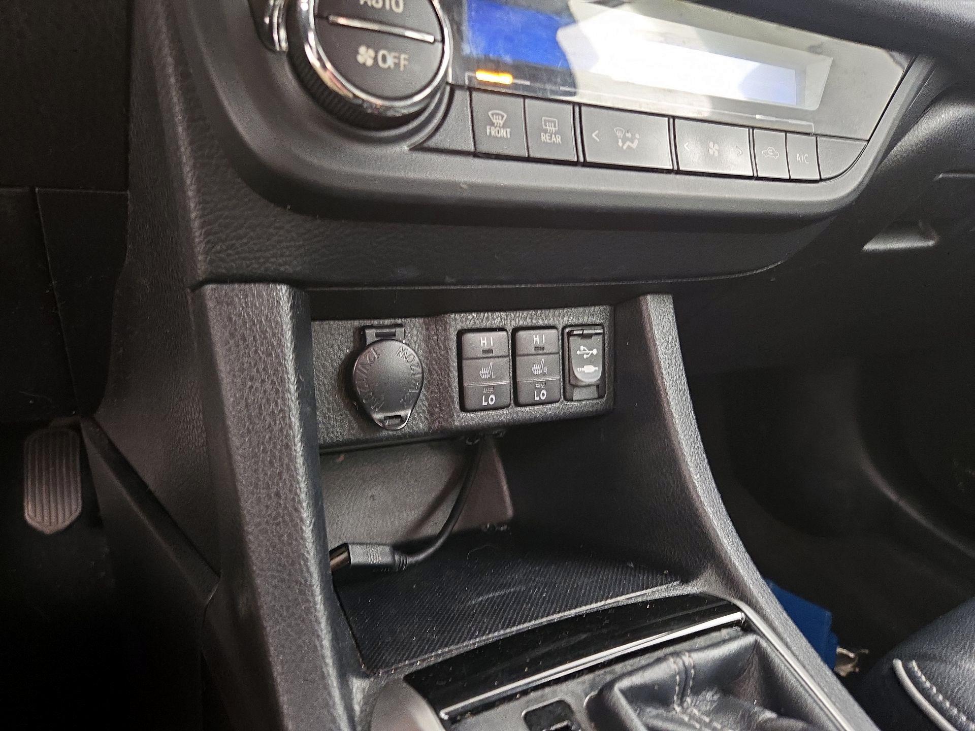 Thumbnail: 2014 Toyota Corolla - 18