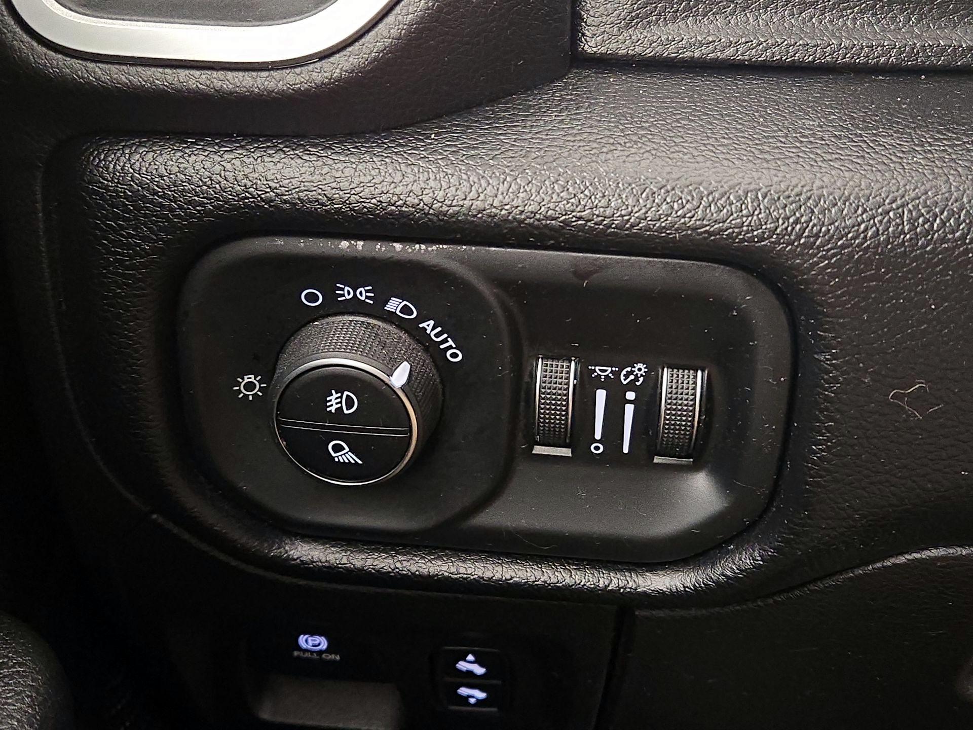 Thumbnail: 2019 RAM 1500 - 13