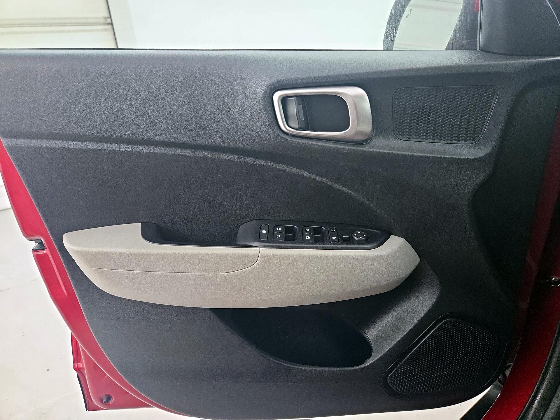 Thumbnail: 2021 Hyundai Venue - 12