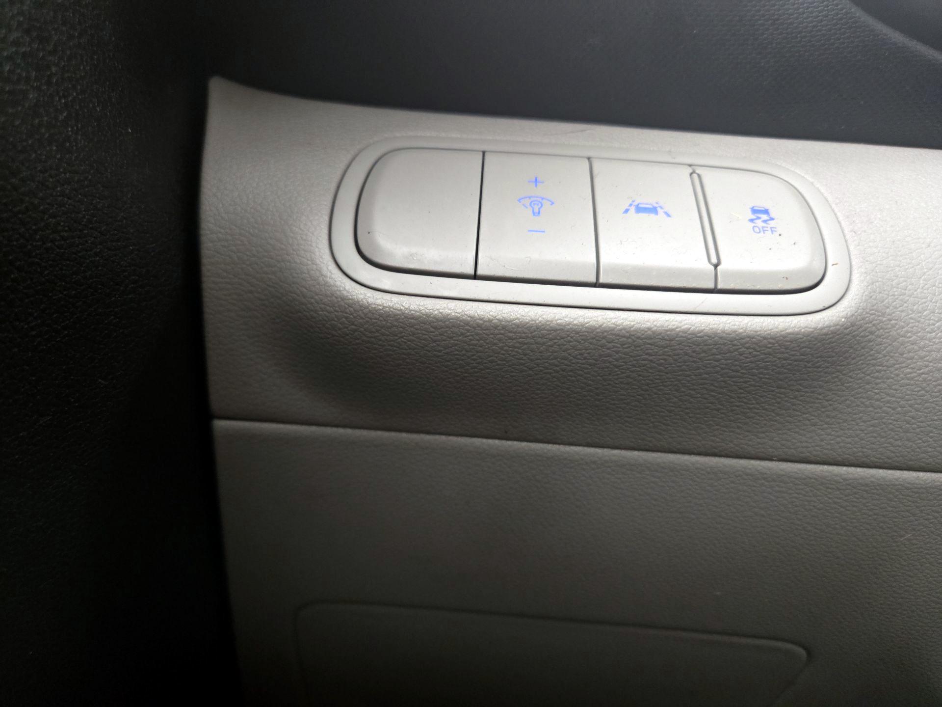 Thumbnail: 2021 Hyundai Venue - 13