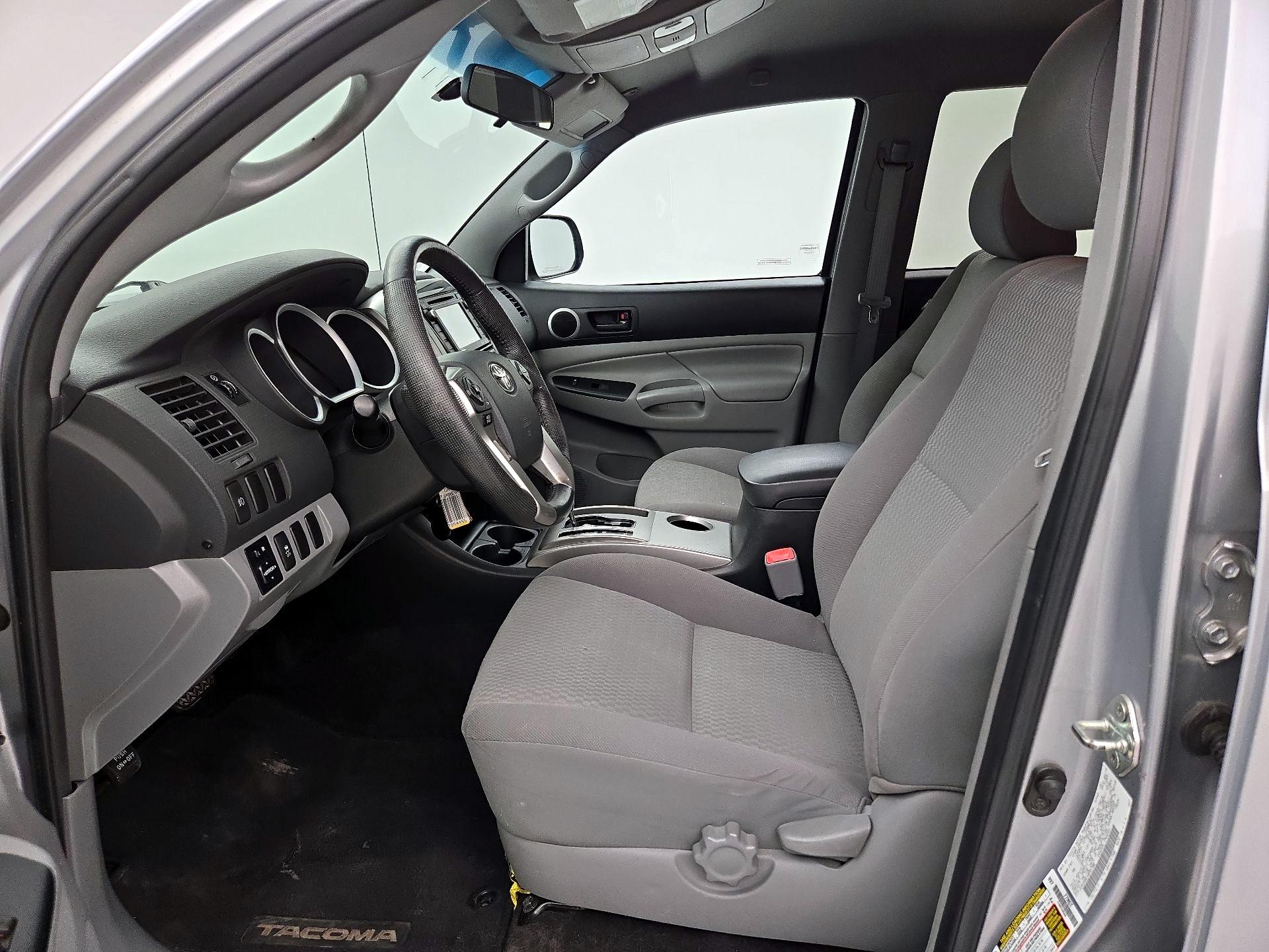 Thumbnail: 2014 Toyota Tacoma - 11