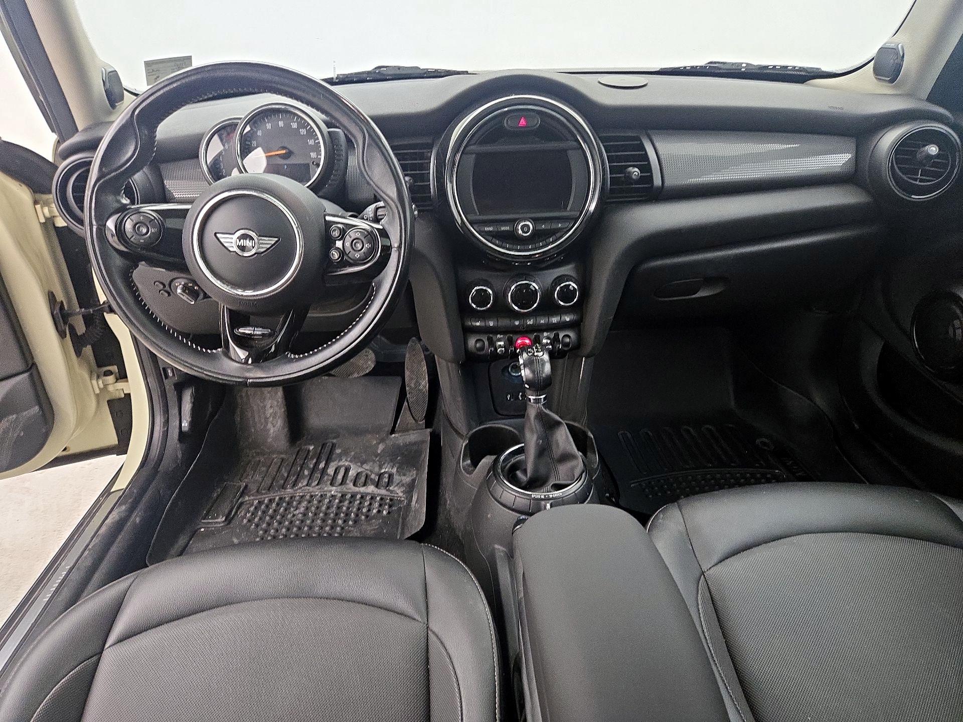 Thumbnail: 2016 MINI Cooper Hardtop - 9