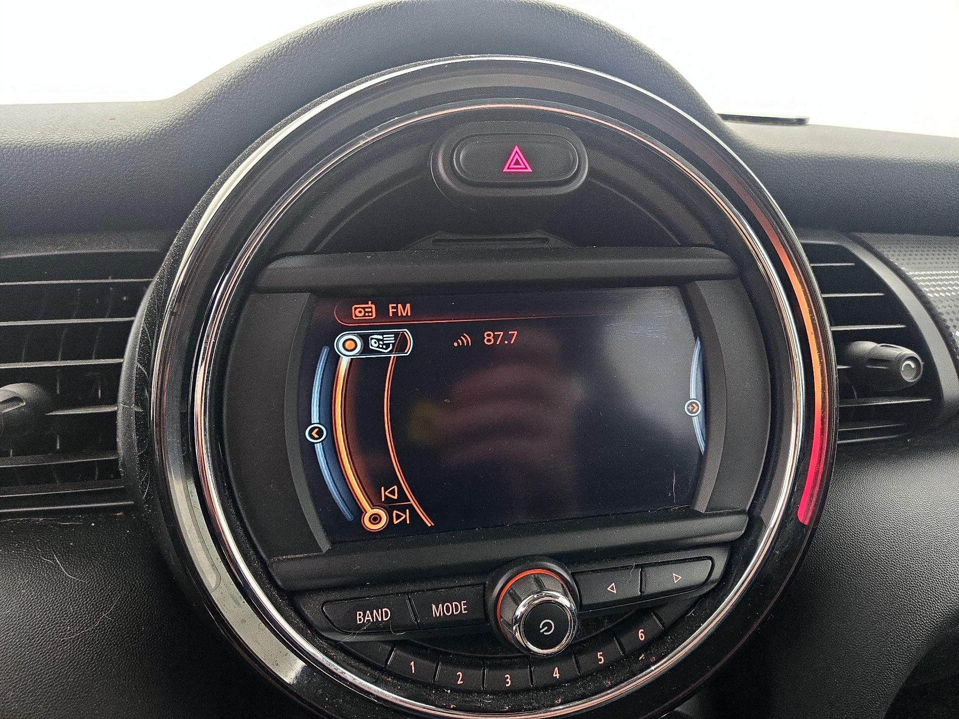 Thumbnail: 2016 MINI Cooper Hardtop - 14