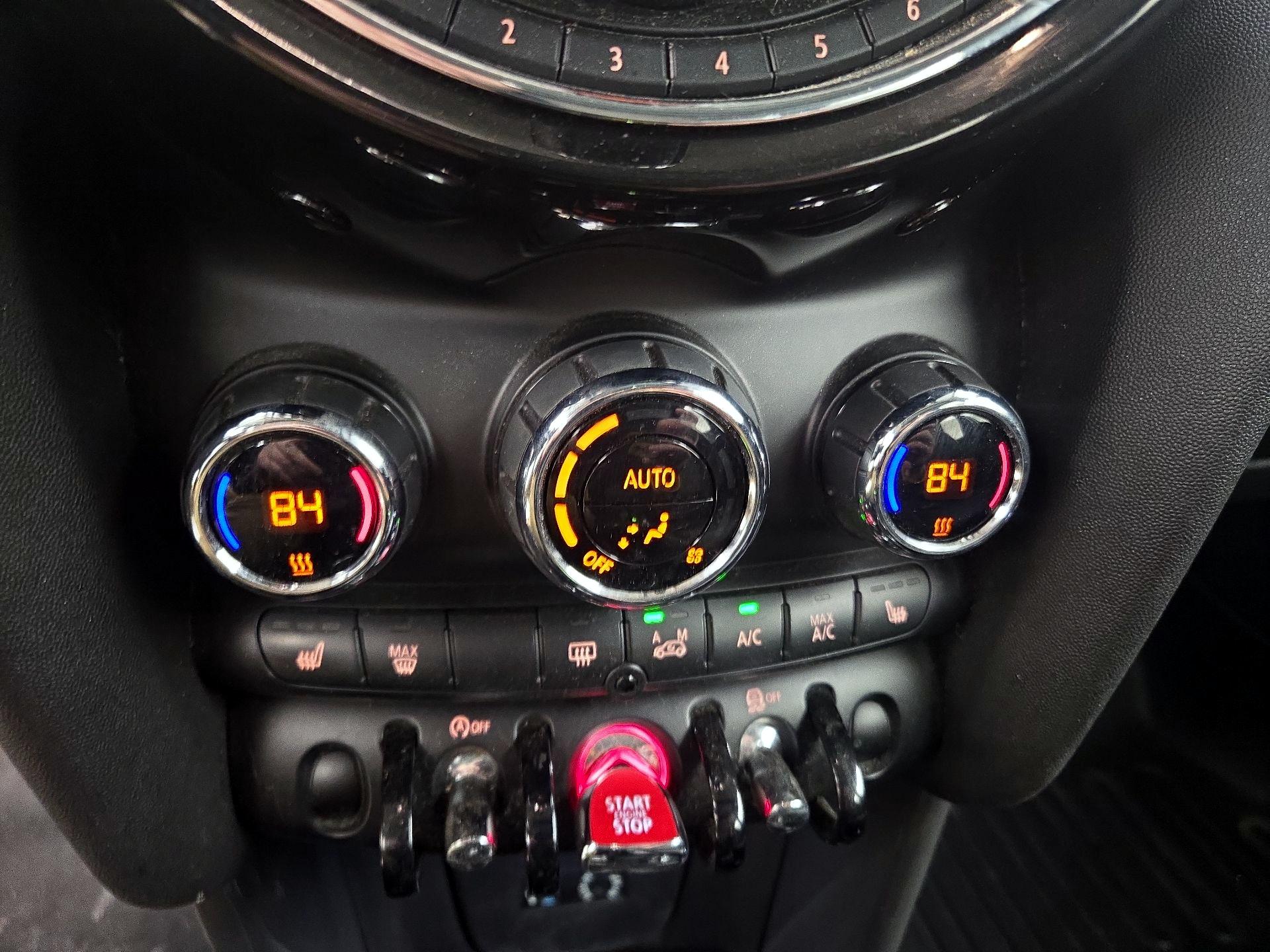 Thumbnail: 2016 MINI Cooper Hardtop - 15