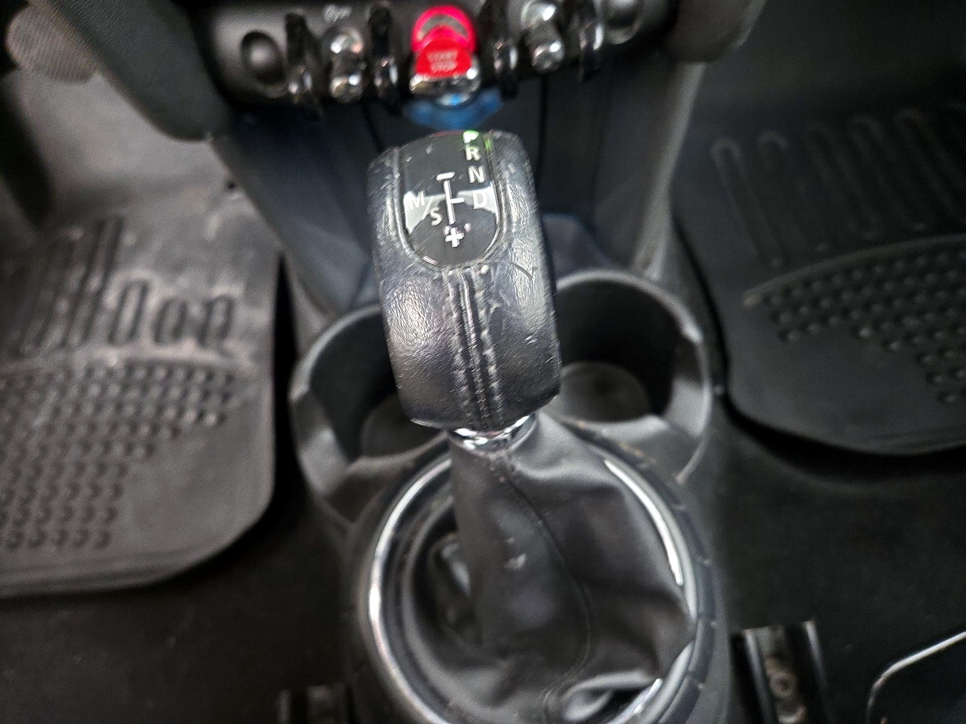 Thumbnail: 2016 MINI Cooper Hardtop - 16