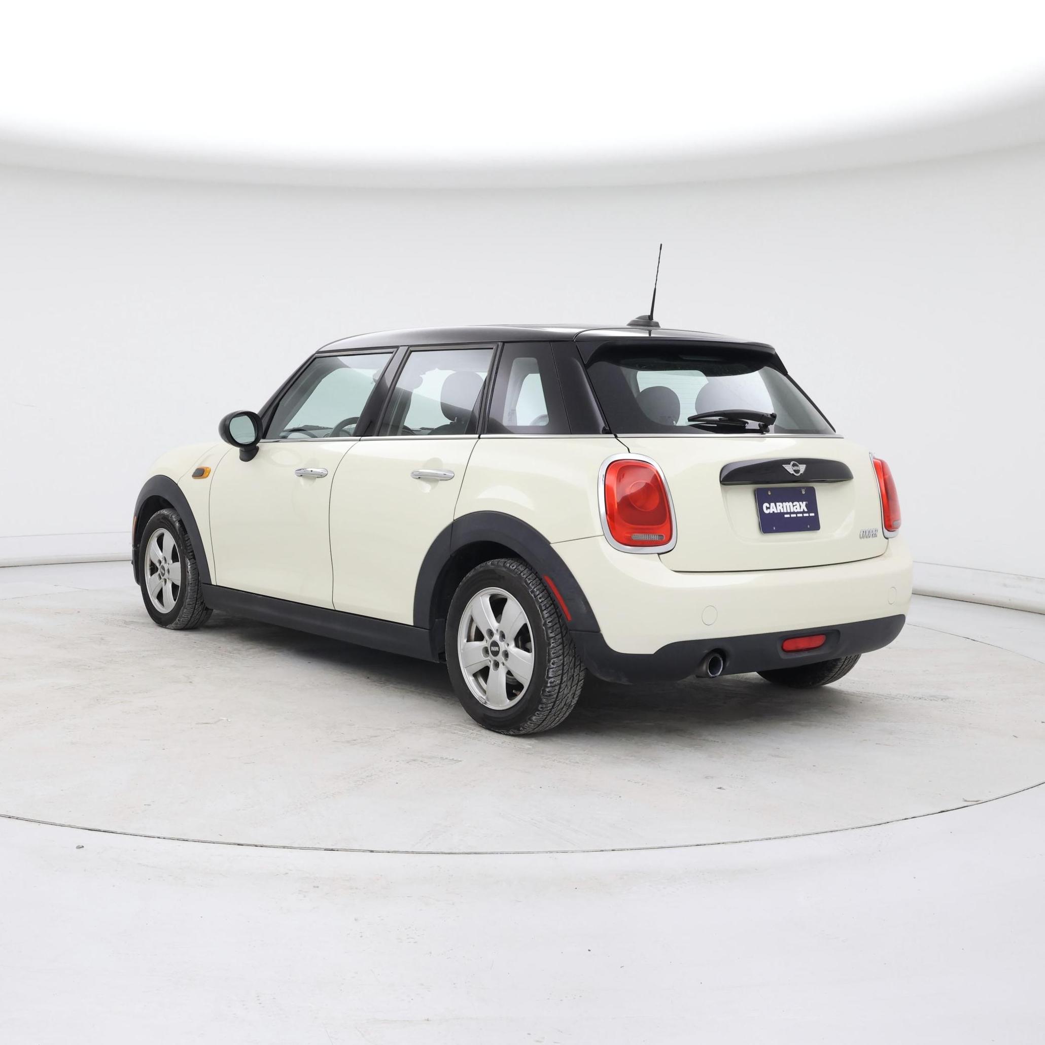 Thumbnail: 2016 MINI Cooper Hardtop - 2