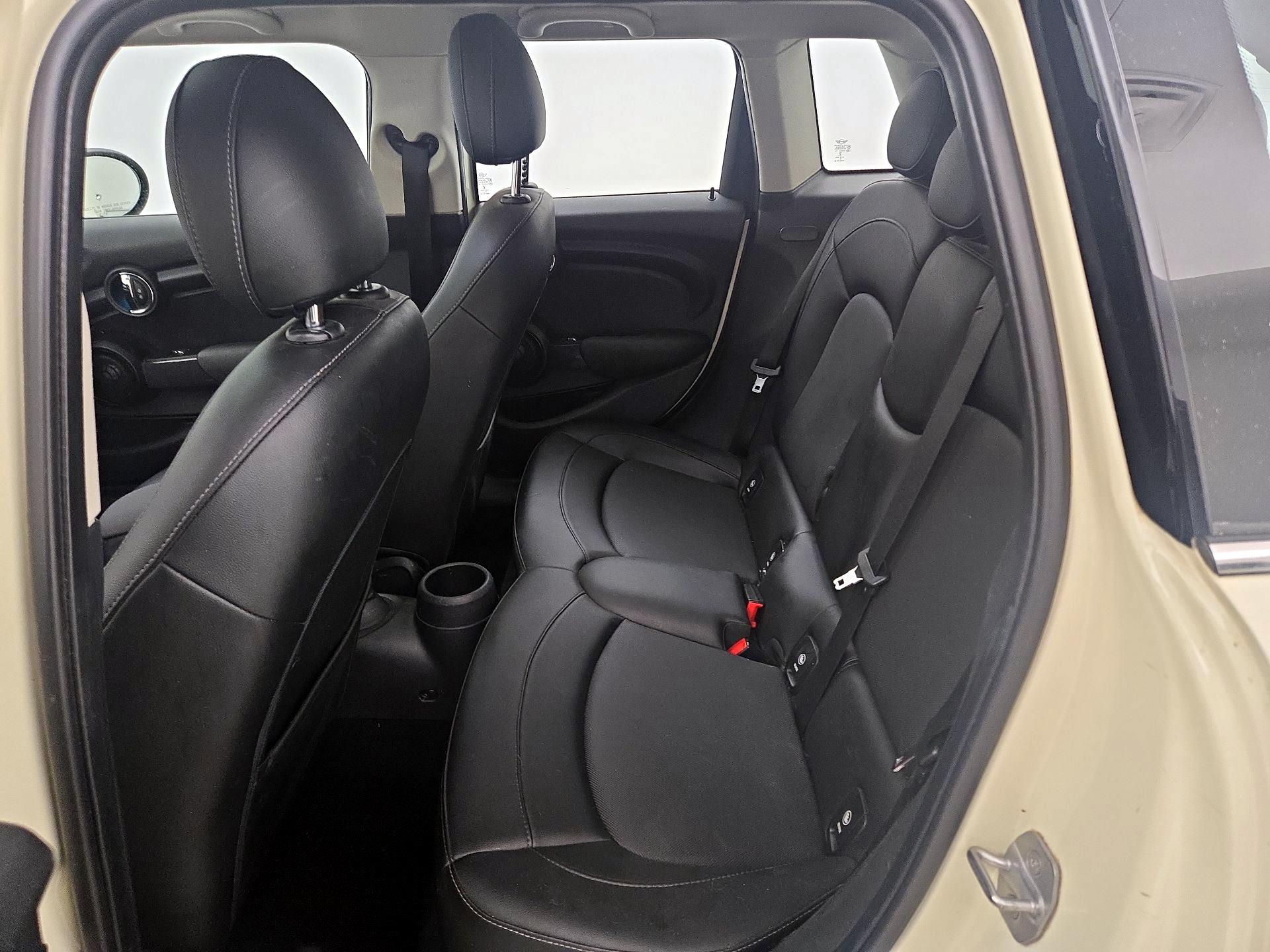 Thumbnail: 2016 MINI Cooper Hardtop - 19