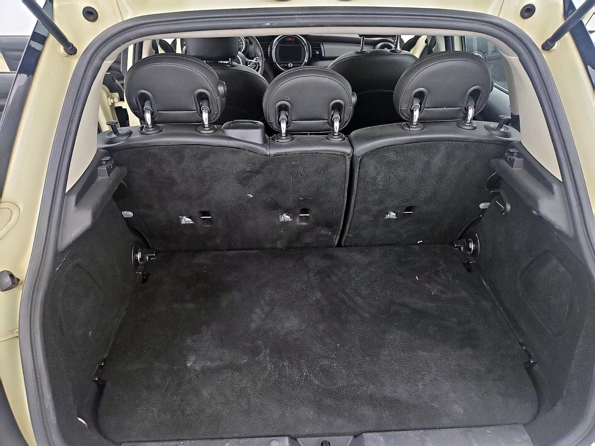 Thumbnail: 2016 MINI Cooper Hardtop - 20