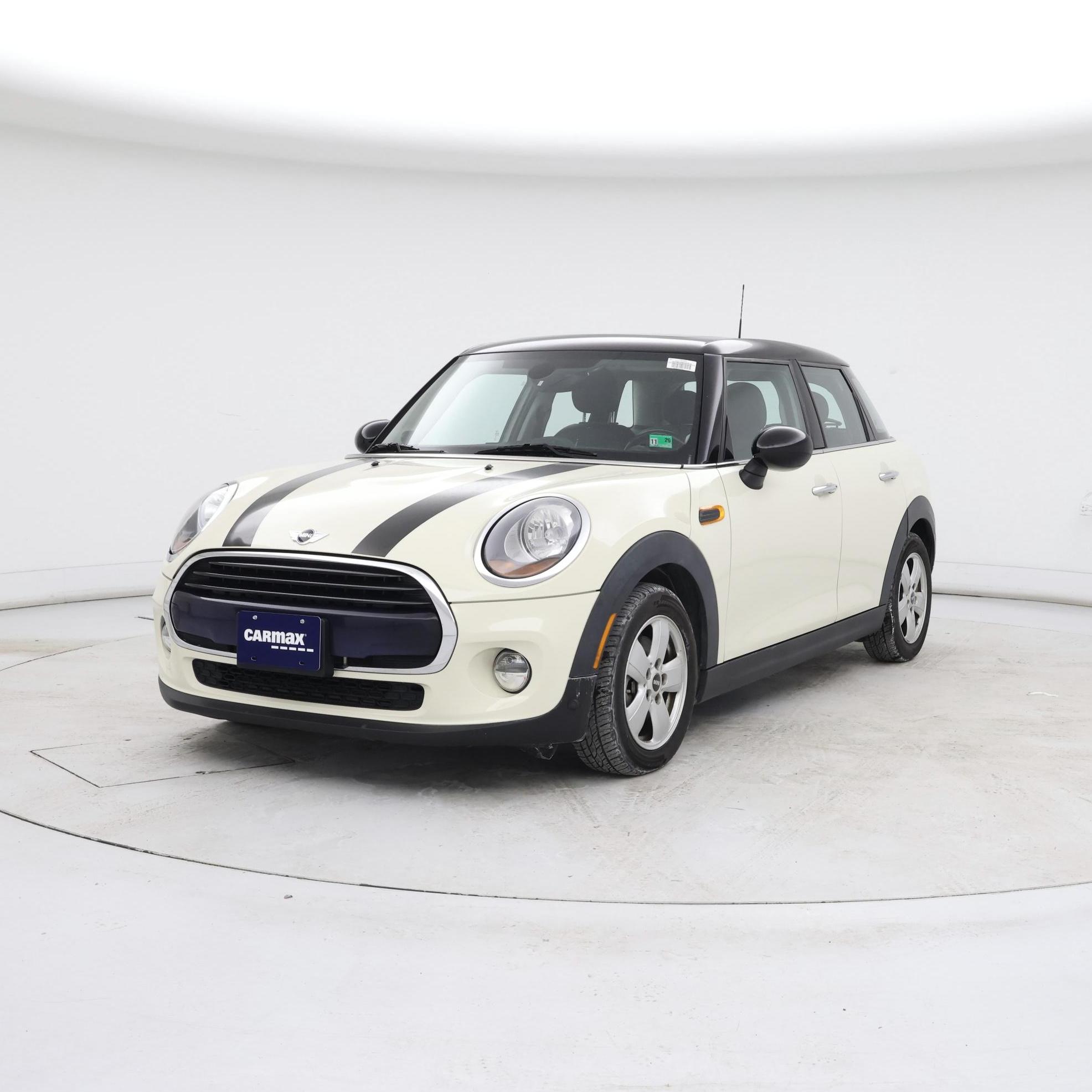 Thumbnail: 2016 MINI Cooper Hardtop - 4