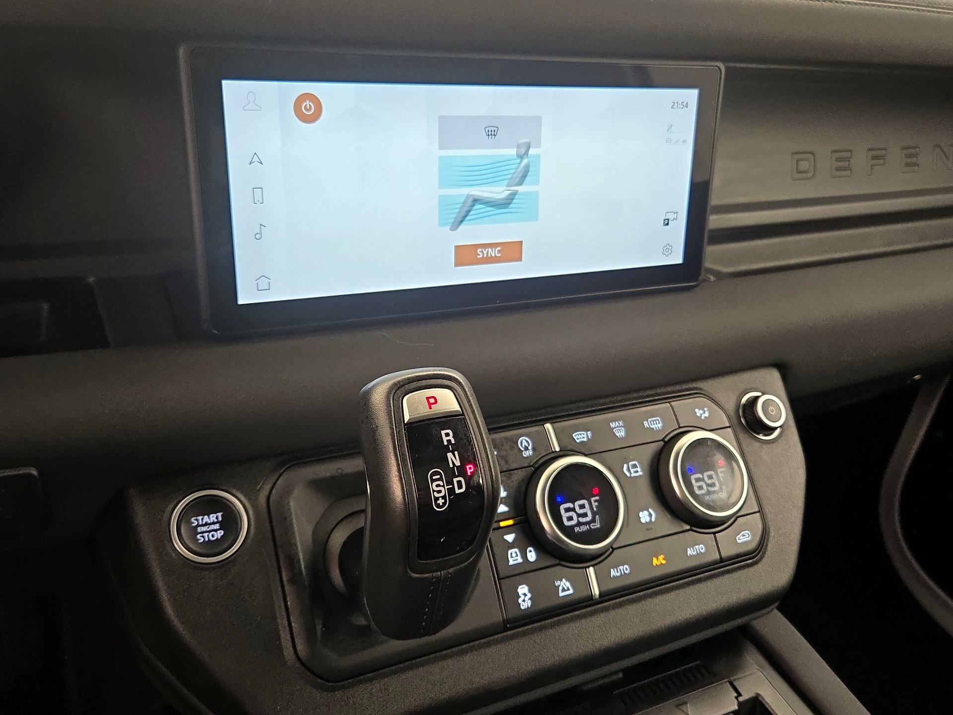 Thumbnail: 2023 Land Rover Defender - 17