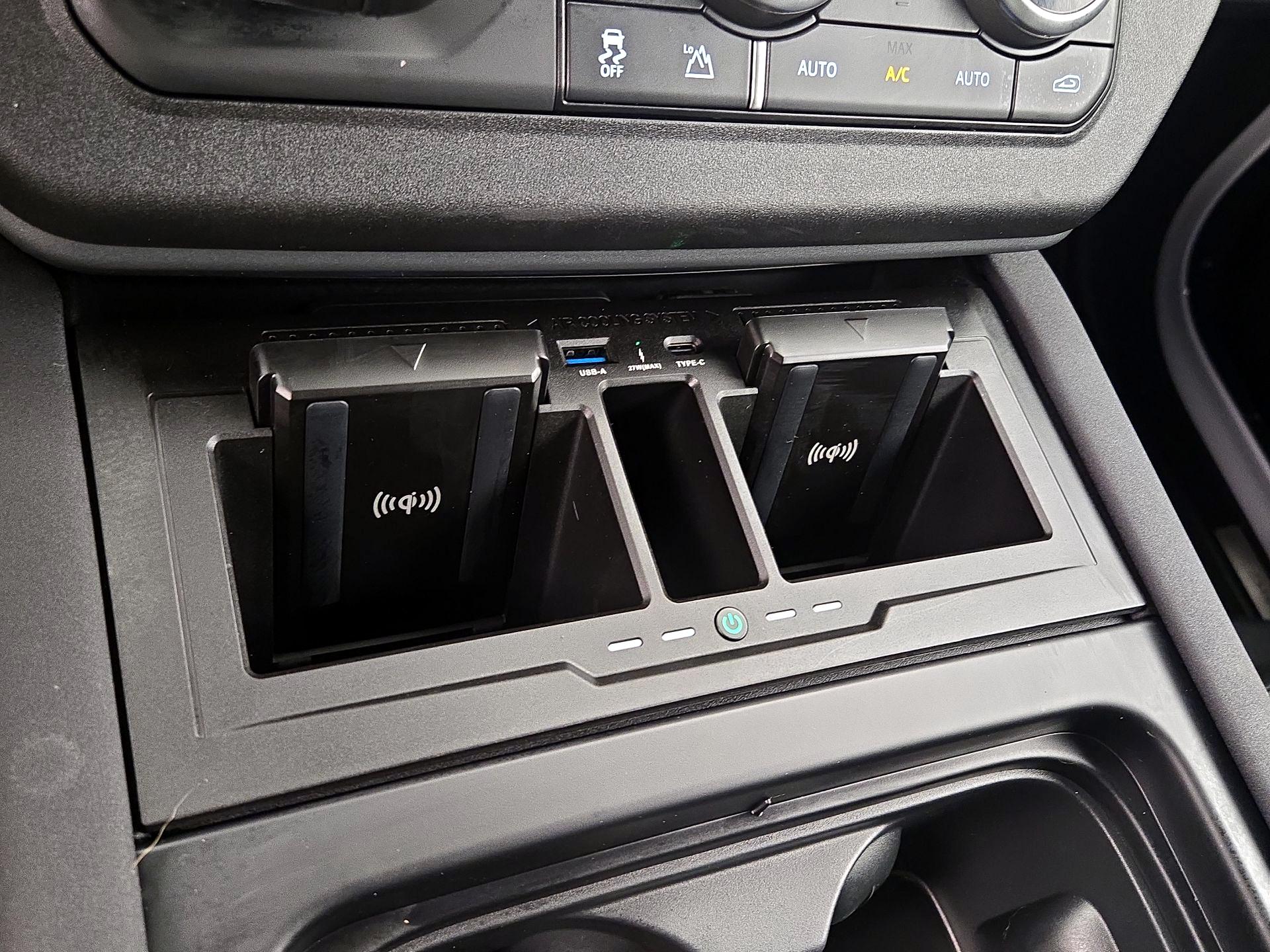 Thumbnail: 2023 Land Rover Defender - 19