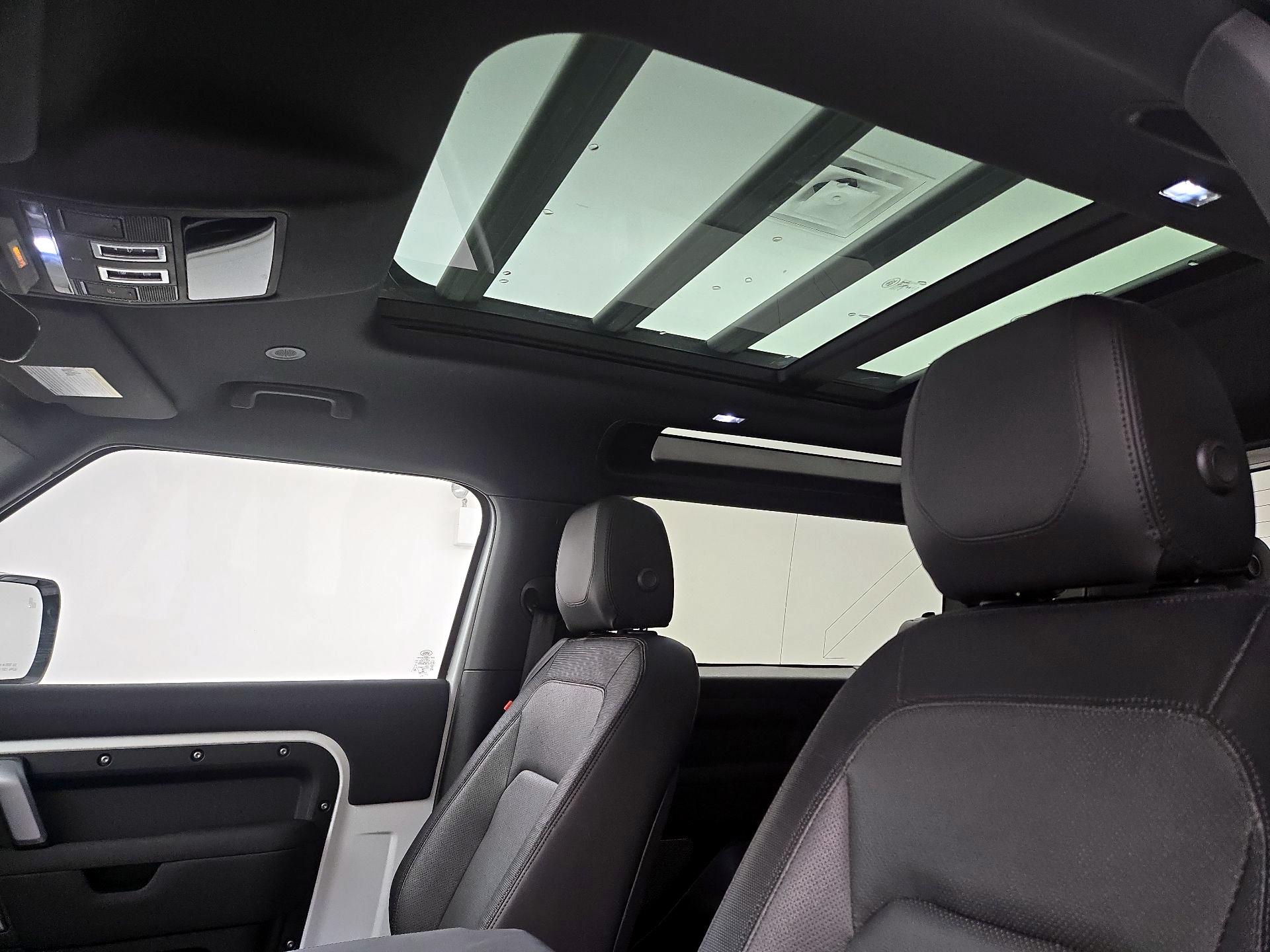 Thumbnail: 2023 Land Rover Defender - 20