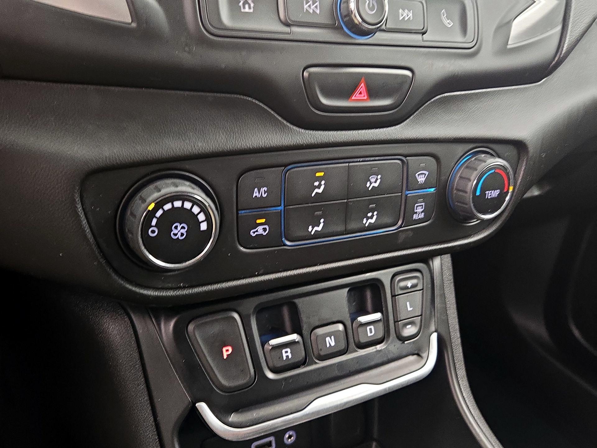 Thumbnail: 2021 GMC Terrain - 16