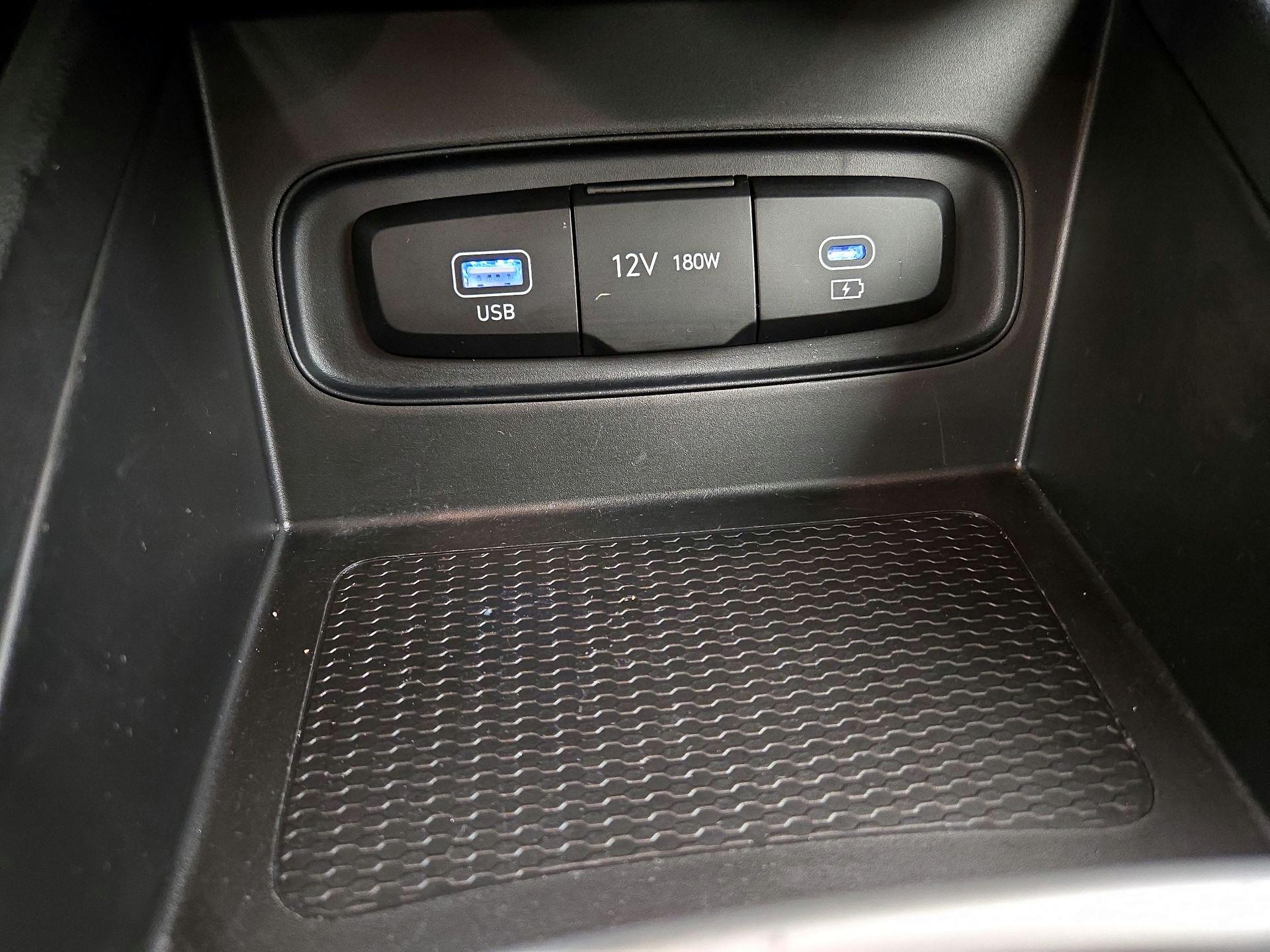 Thumbnail: 2025 Hyundai Venue - 18