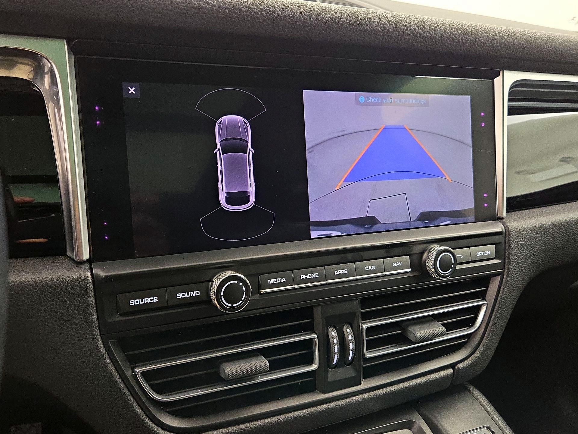 Thumbnail: 2019 Porsche Macan - 15