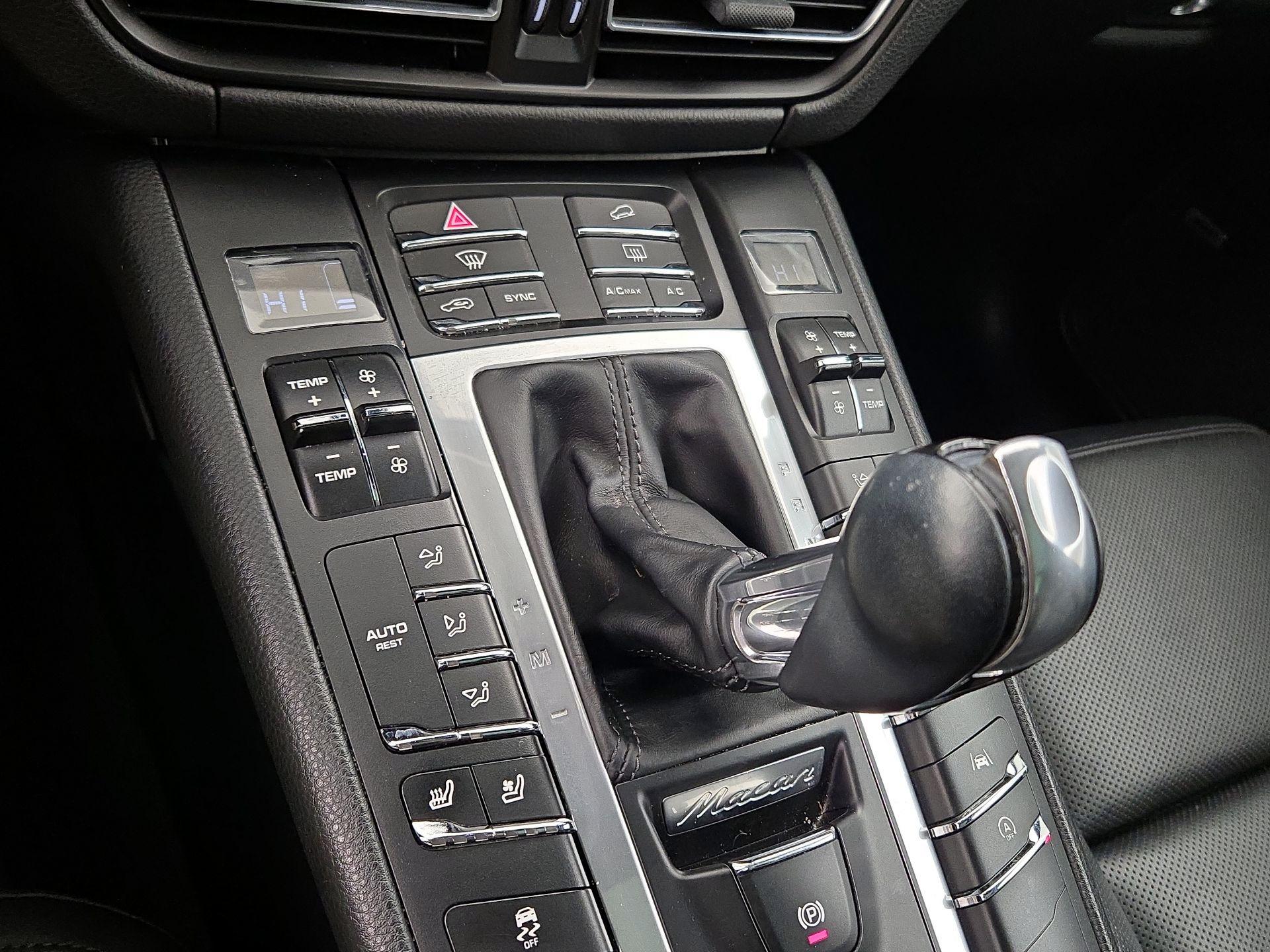 Thumbnail: 2019 Porsche Macan - 17