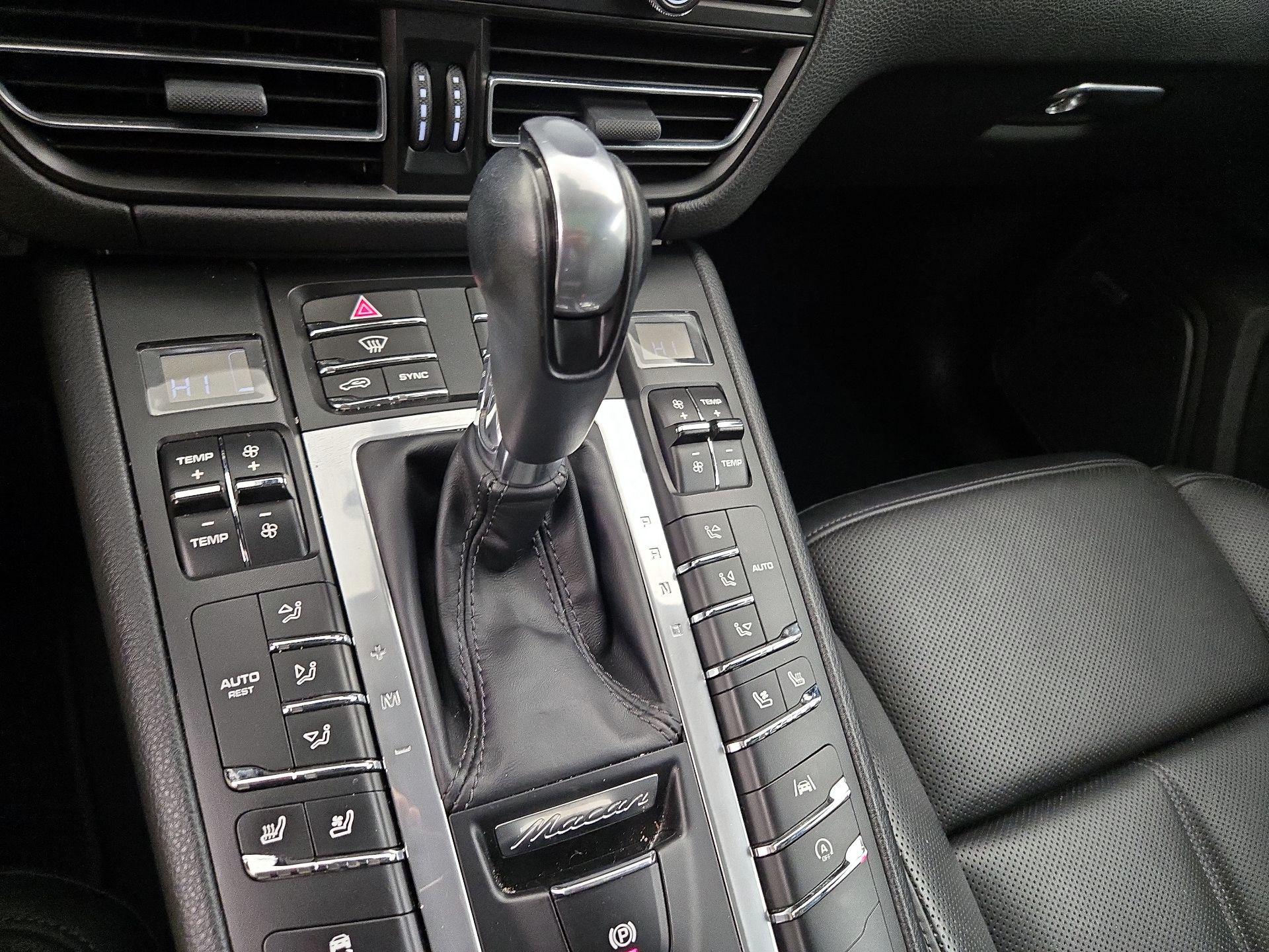 Thumbnail: 2019 Porsche Macan - 18